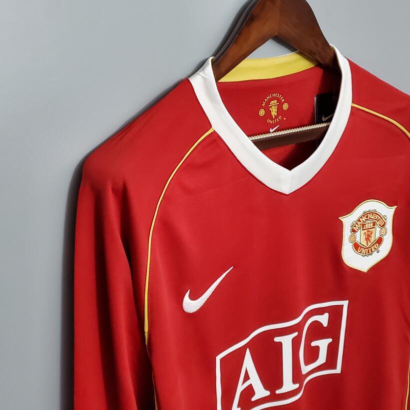 06/07 Manchester United home long sleeved retro football jersey