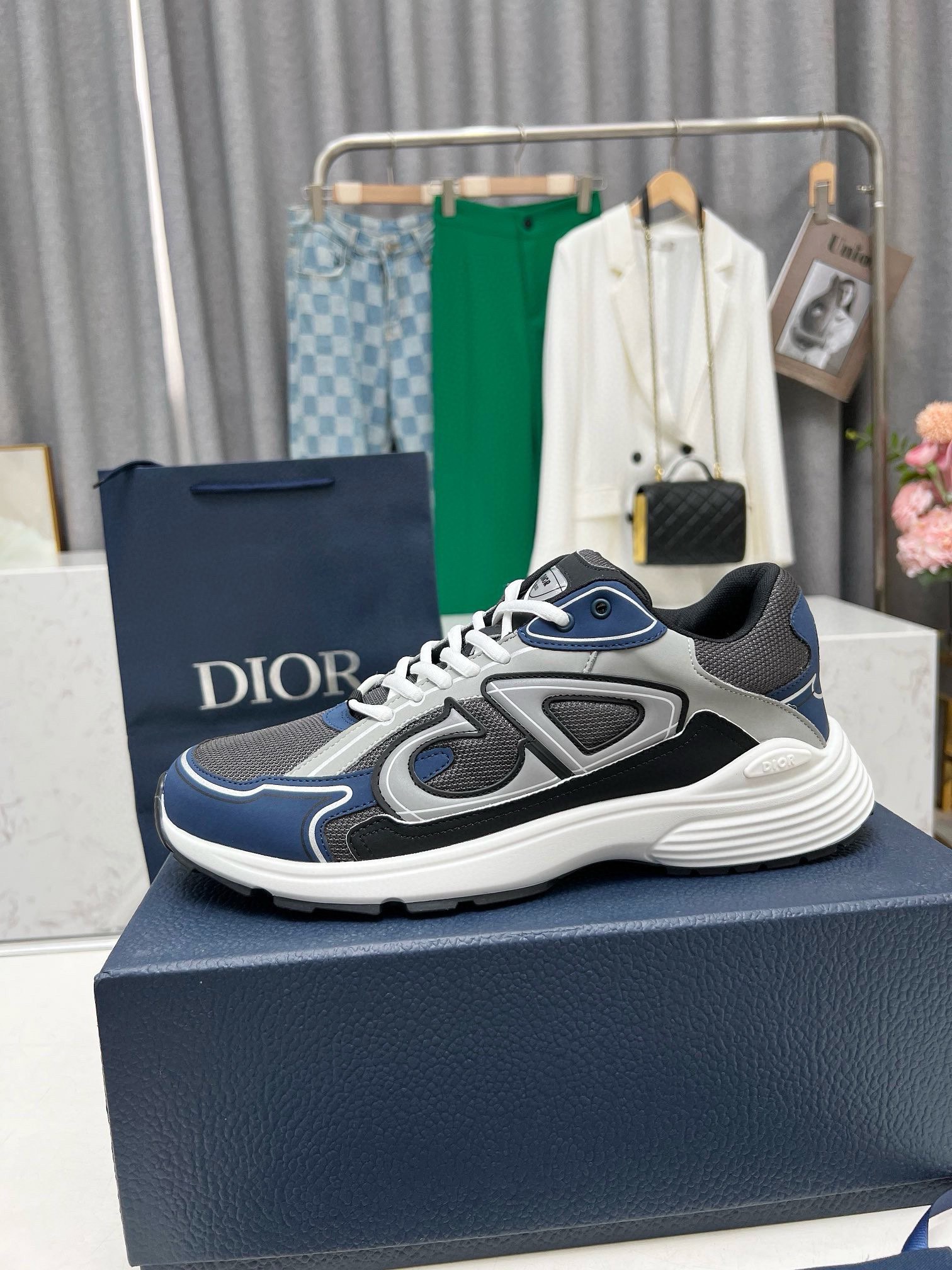 Christian Dior B30