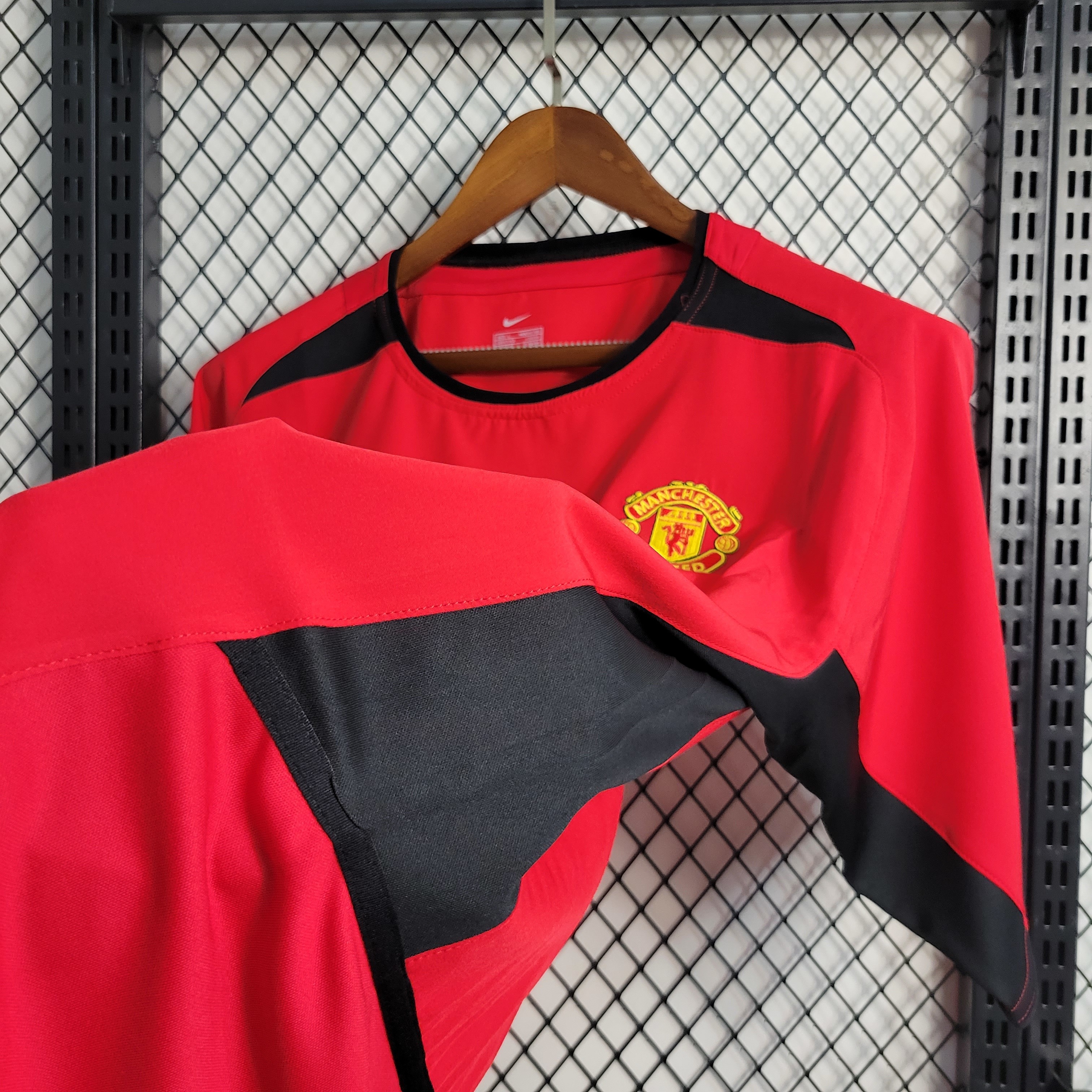02/04 Manchester United home retro football jersey