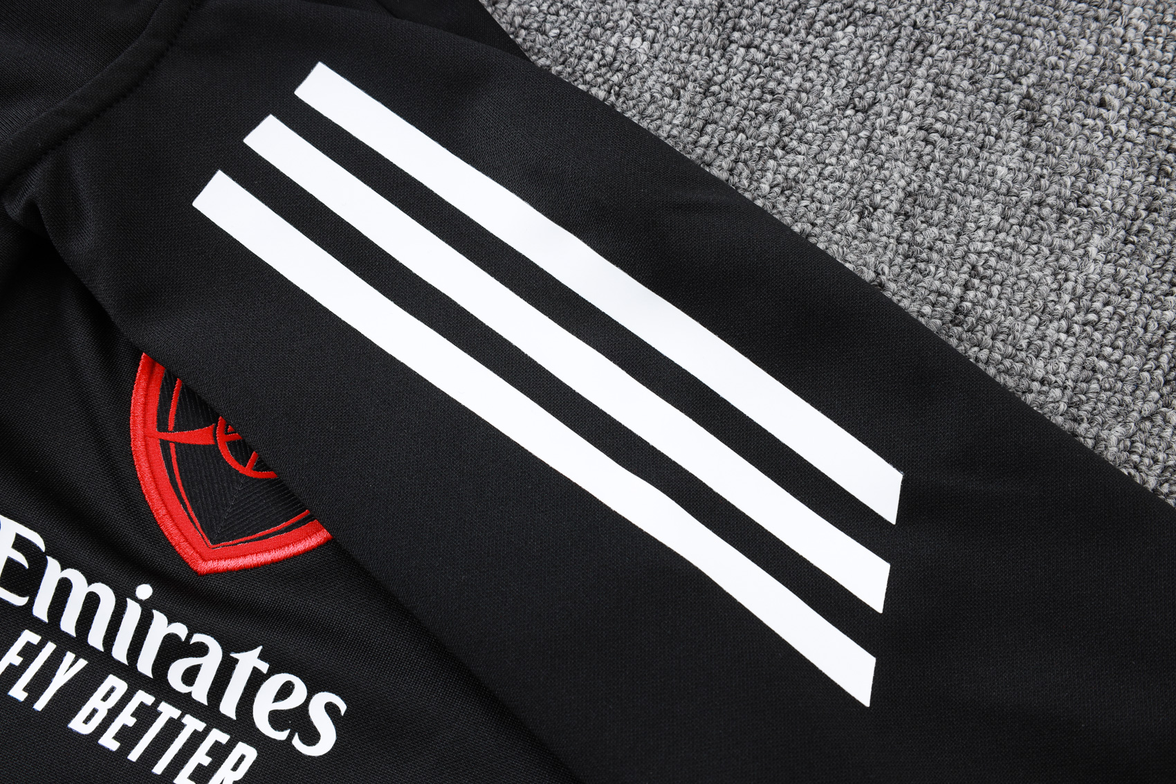 2025/2026 Arsenal Black Adult Full Zip Training Suit (Adult Kit)