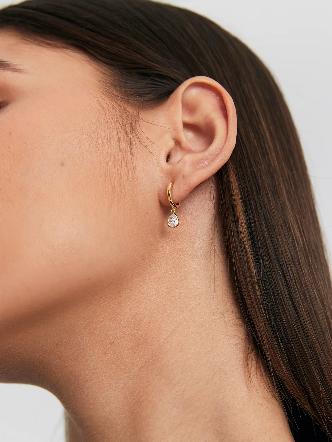 Solitaire Teardrop Sapphire Drops