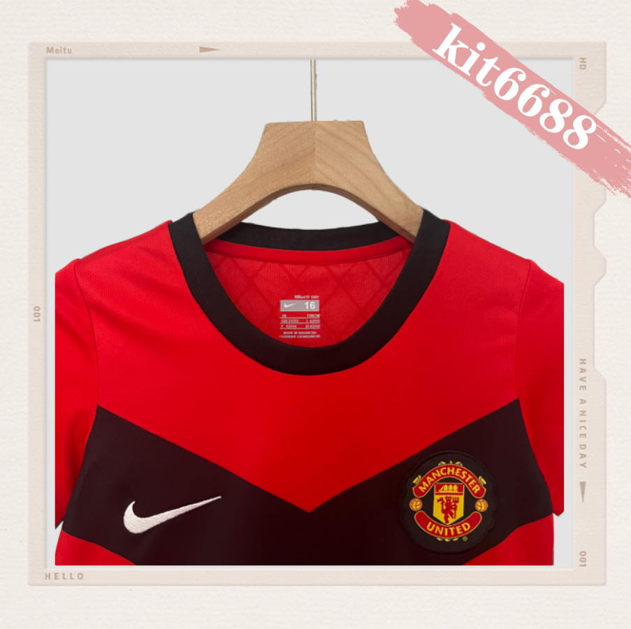 09/10 Manchester United home ground Retro Football Soccer Kids Kit