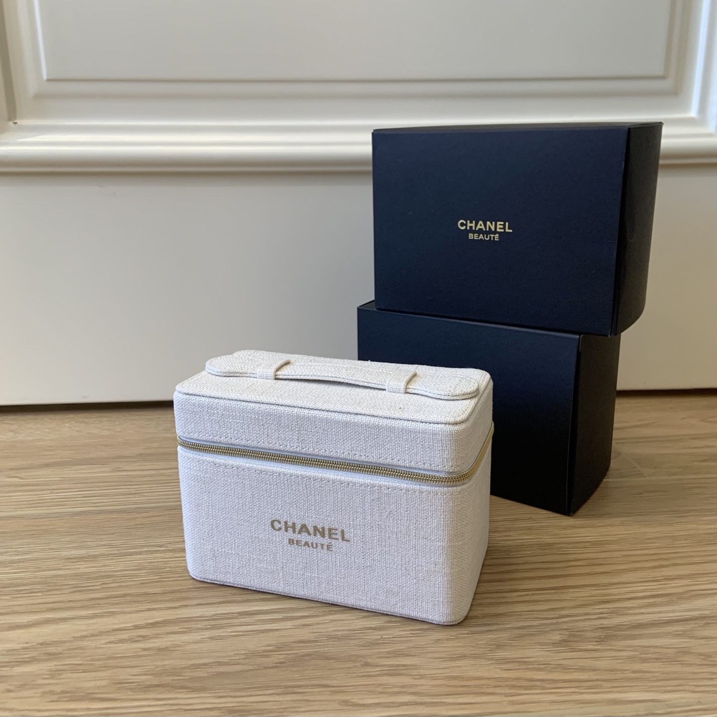 Chane design shimmering makeup box