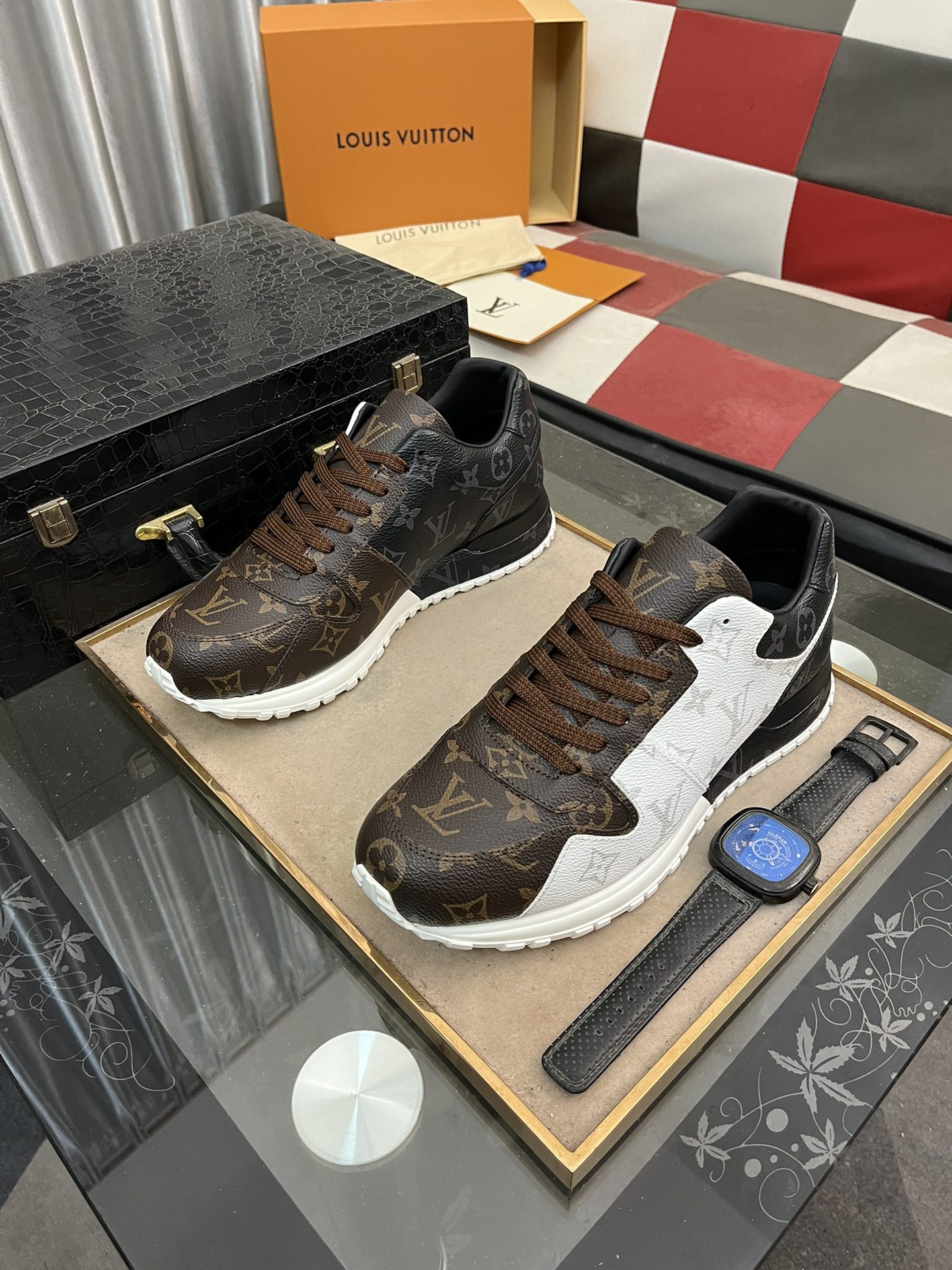 LV Louis vuitton Run Away