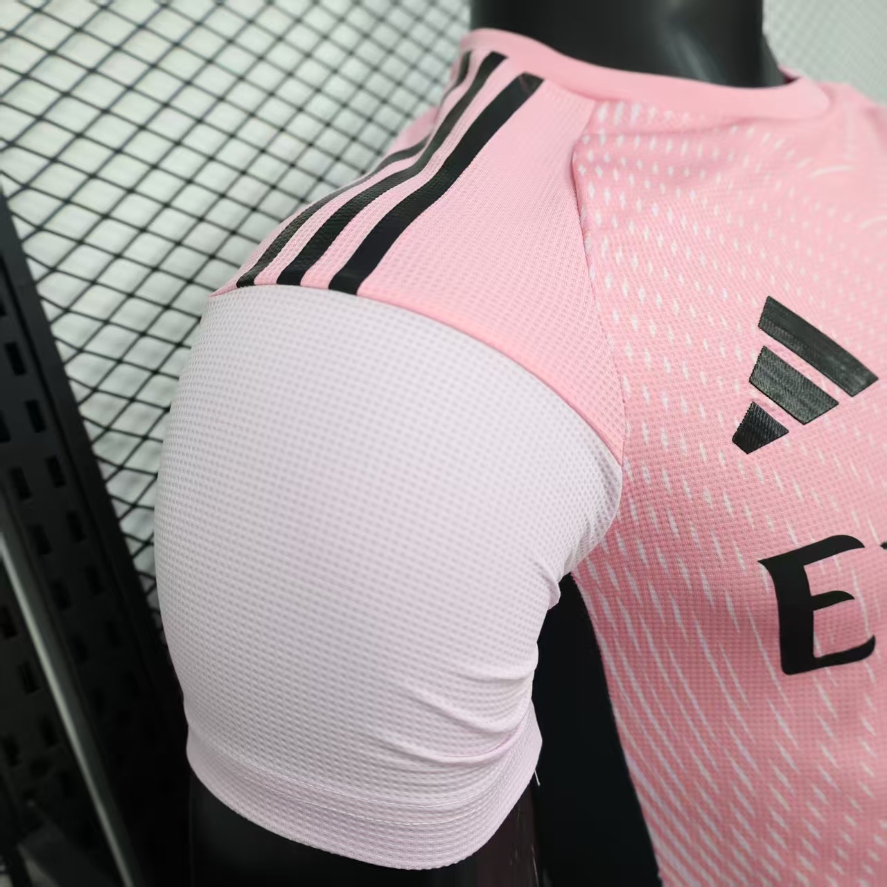 2025/2026 Arsenal Pink Goalkeeper Football Shirt (Player)