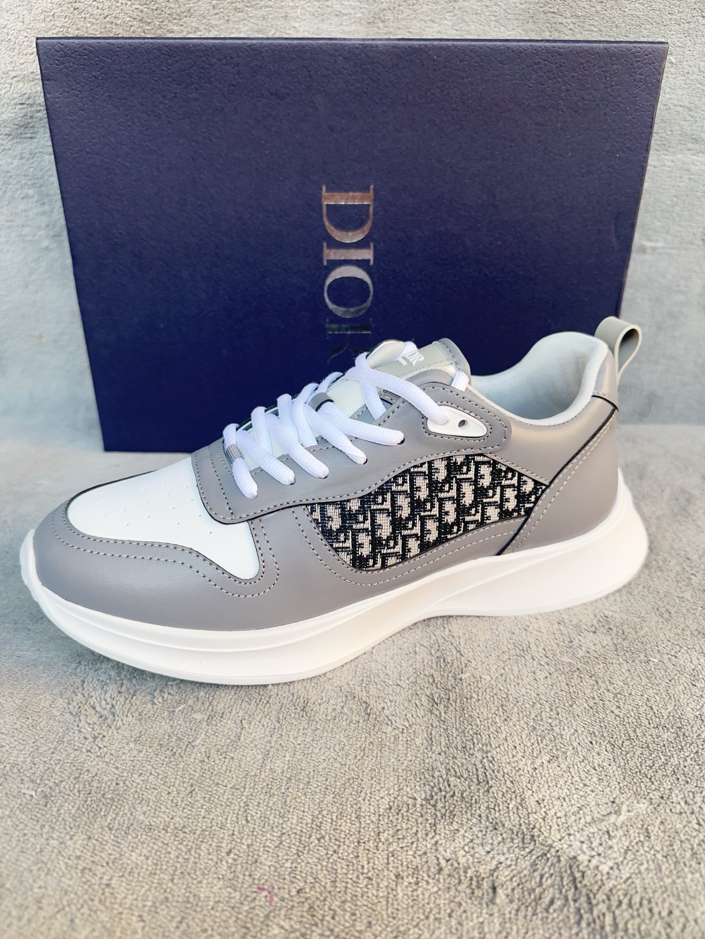 Christian Dior B25