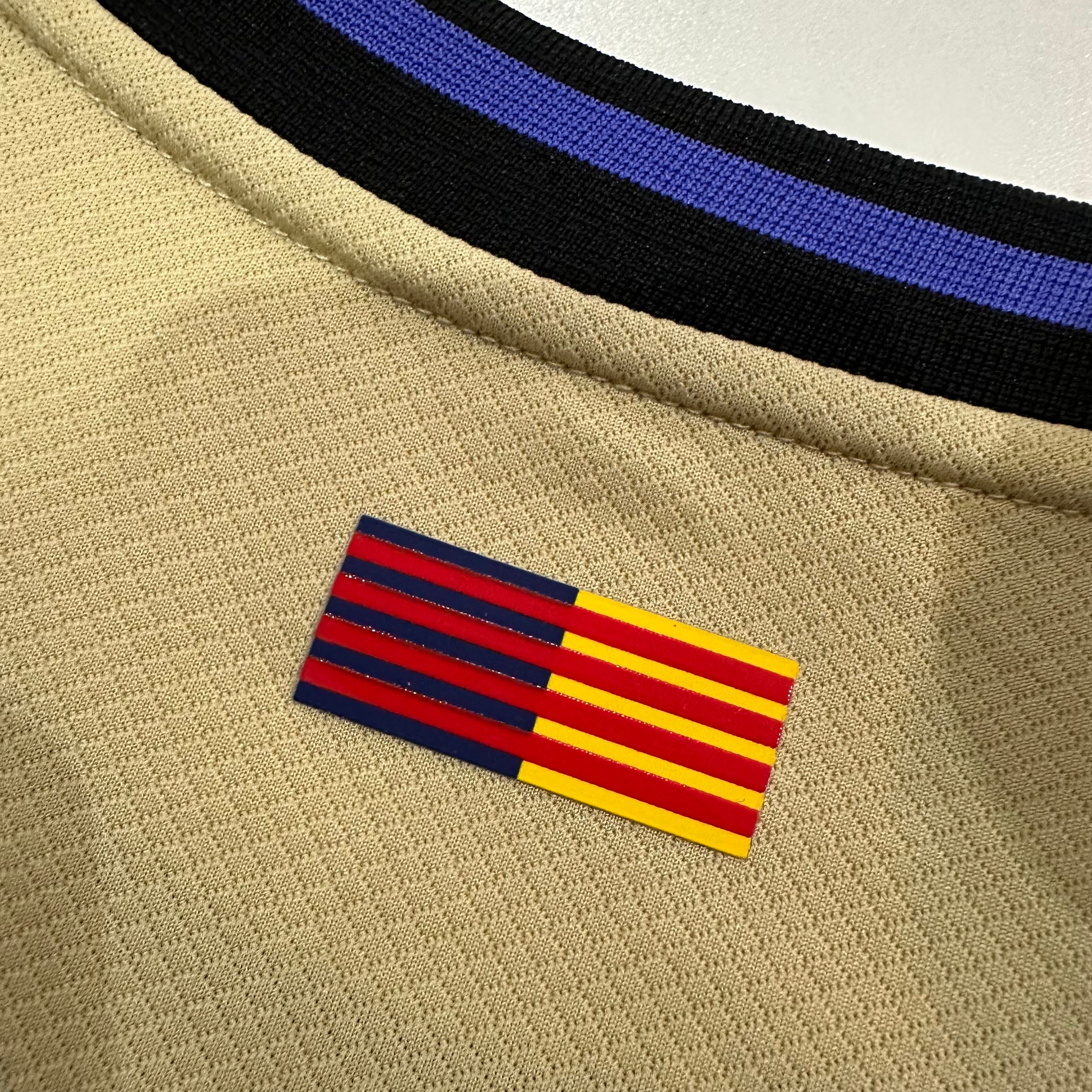 2025/2026 Barcelona Away Football Shirt (Fan Edition)