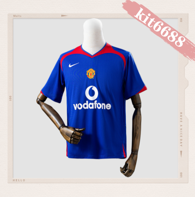 05/06 Manchester United away retro football shirt