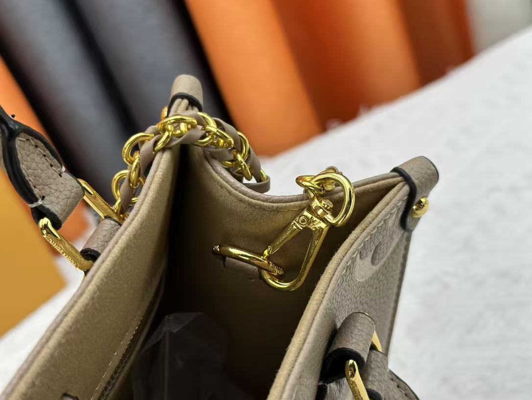 Louis Vuitton Onthego Tote Bag