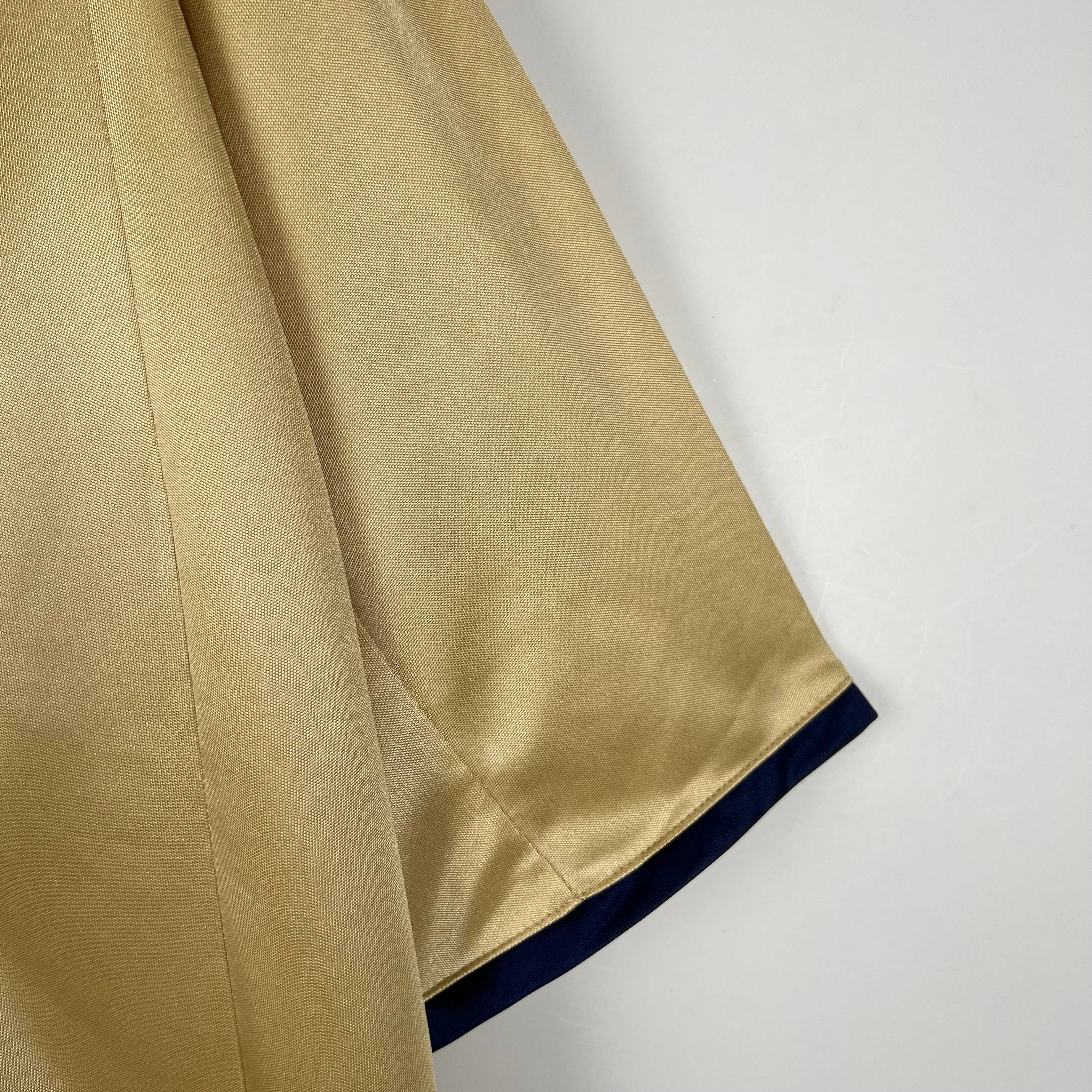 2001/2002 Barcelona Away Retro Football Shirt