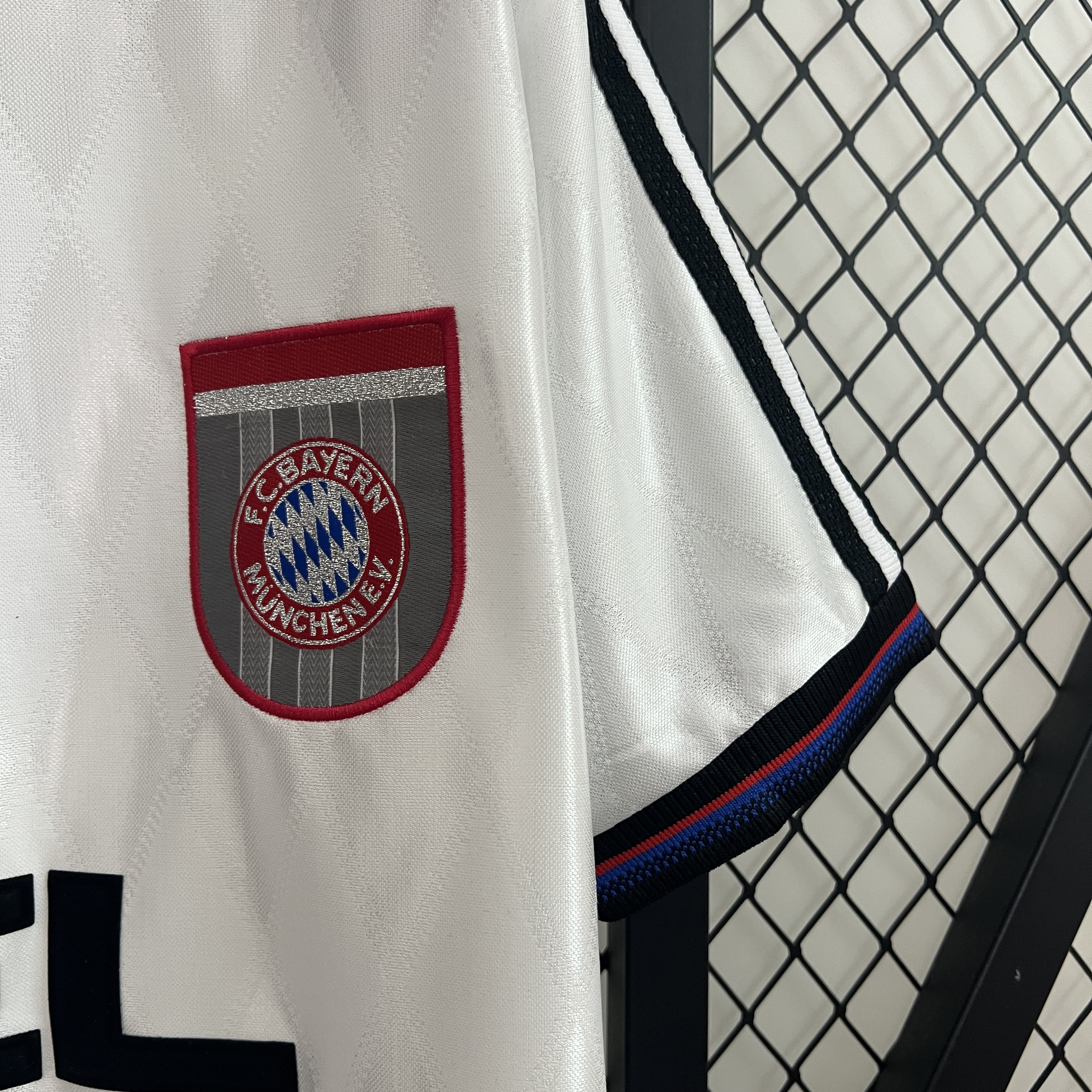 1996/1998 Bayern Munich Away Retro Football Shirt