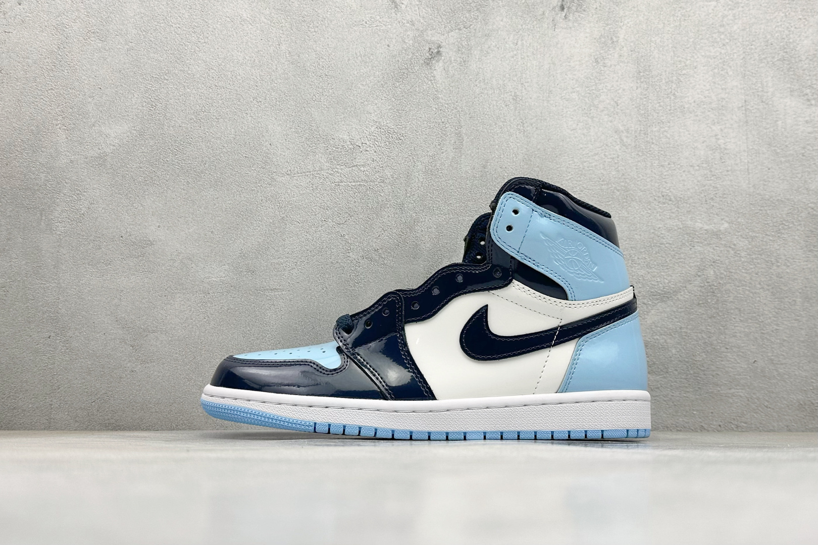 Nike Air Jordan 1