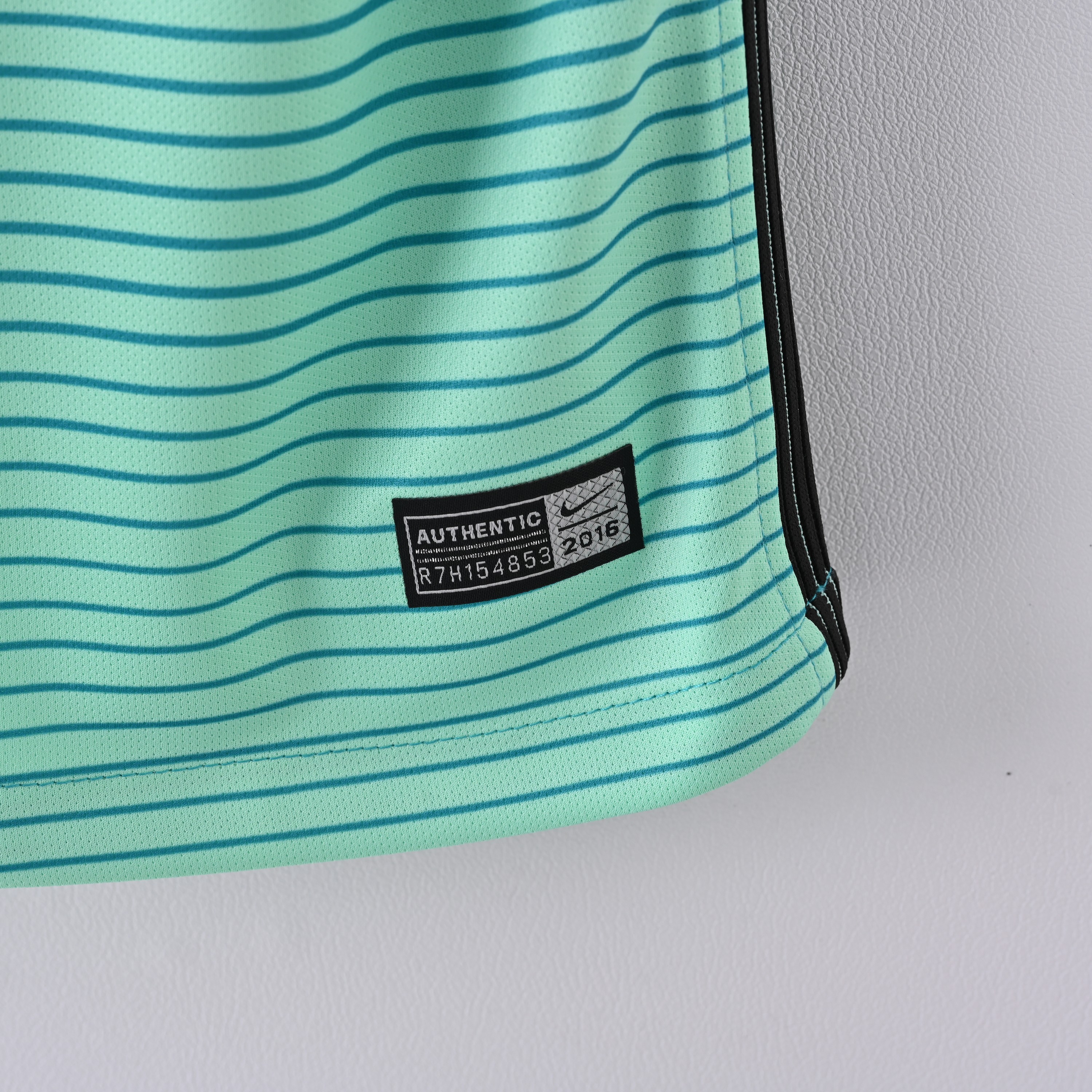 2016/2017 Barcelona Away Retro Football Shirt