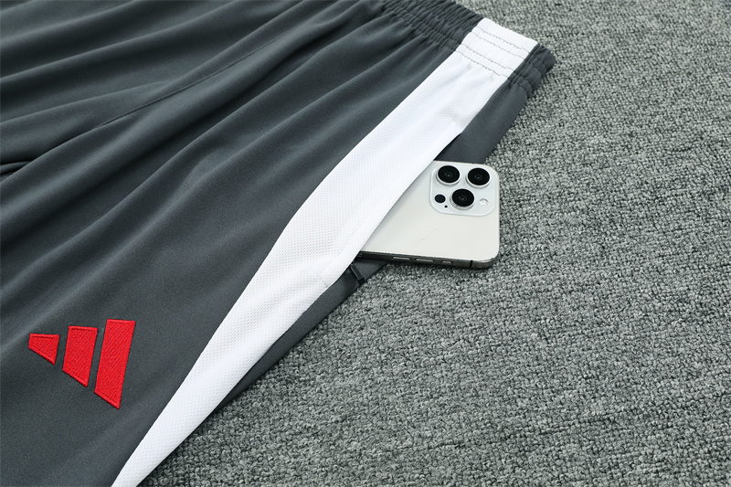 24/25 Manchester United dark grayHalf Zip Training Kit (Adult Kids Kit)