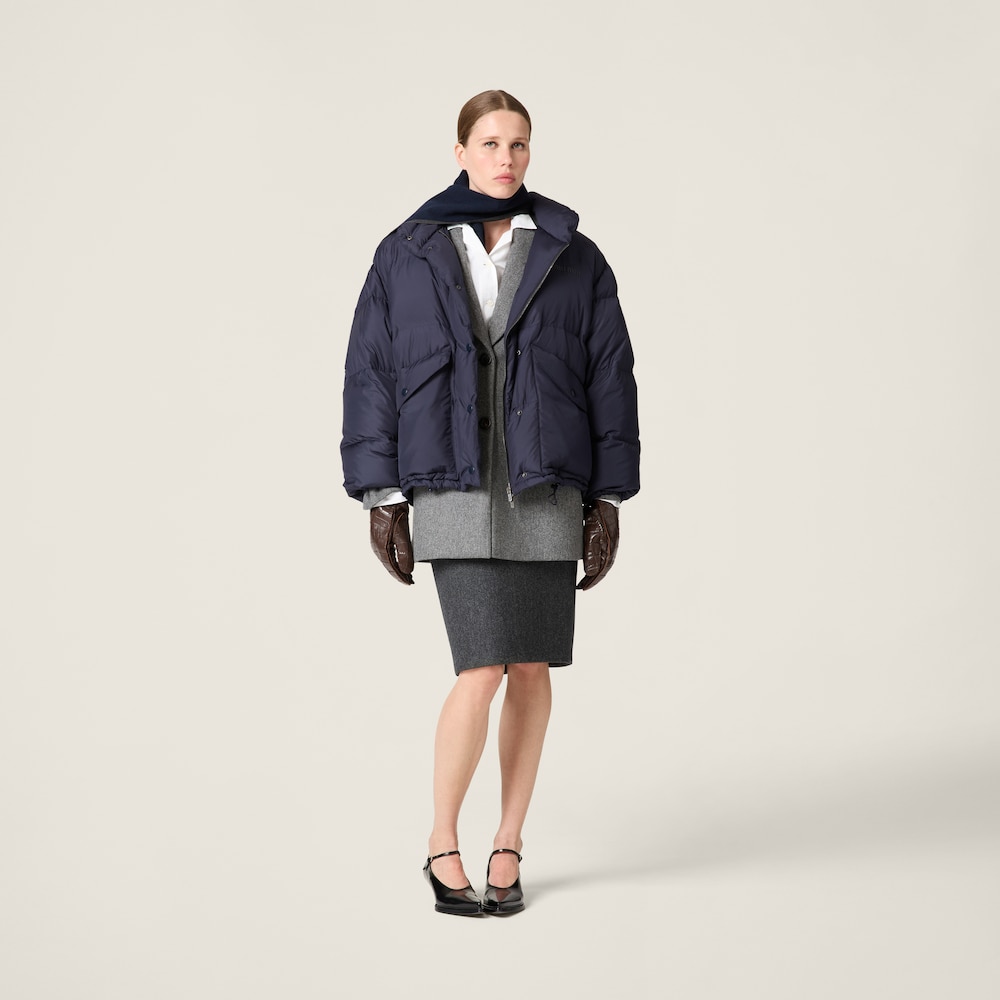 Medium-weight technical pongé down jacket