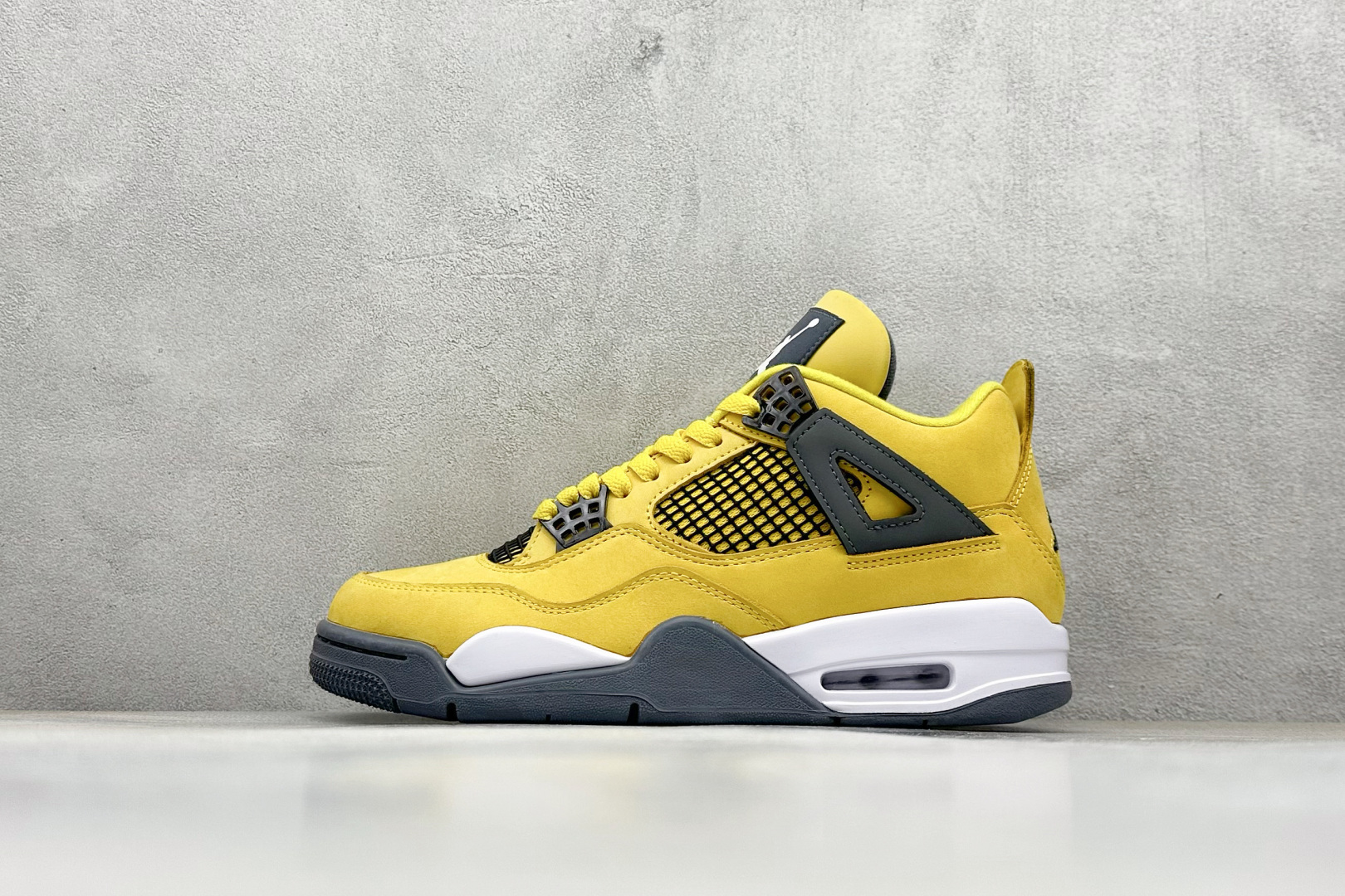 Nike Air Jordan AJ4