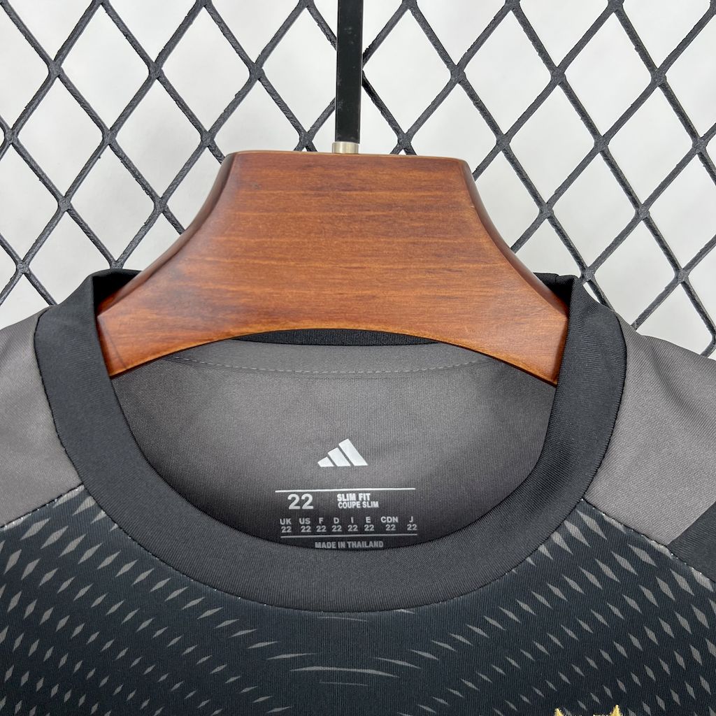 2025/2026 Bayern Munich Goalkeeper Kit Black (Kids Kit socks)