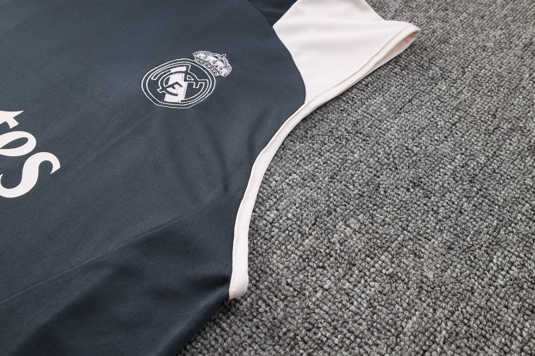 2024/2025 Real Madrid grey adult vest training suit (Adult Kit)