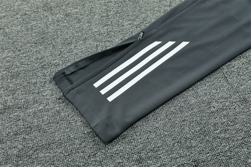 24/25 Manchester United dark grayHalf Zip Training Kit (Adult Kids Kit)