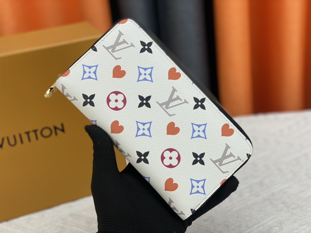 L design Gradient Monogram Wallet