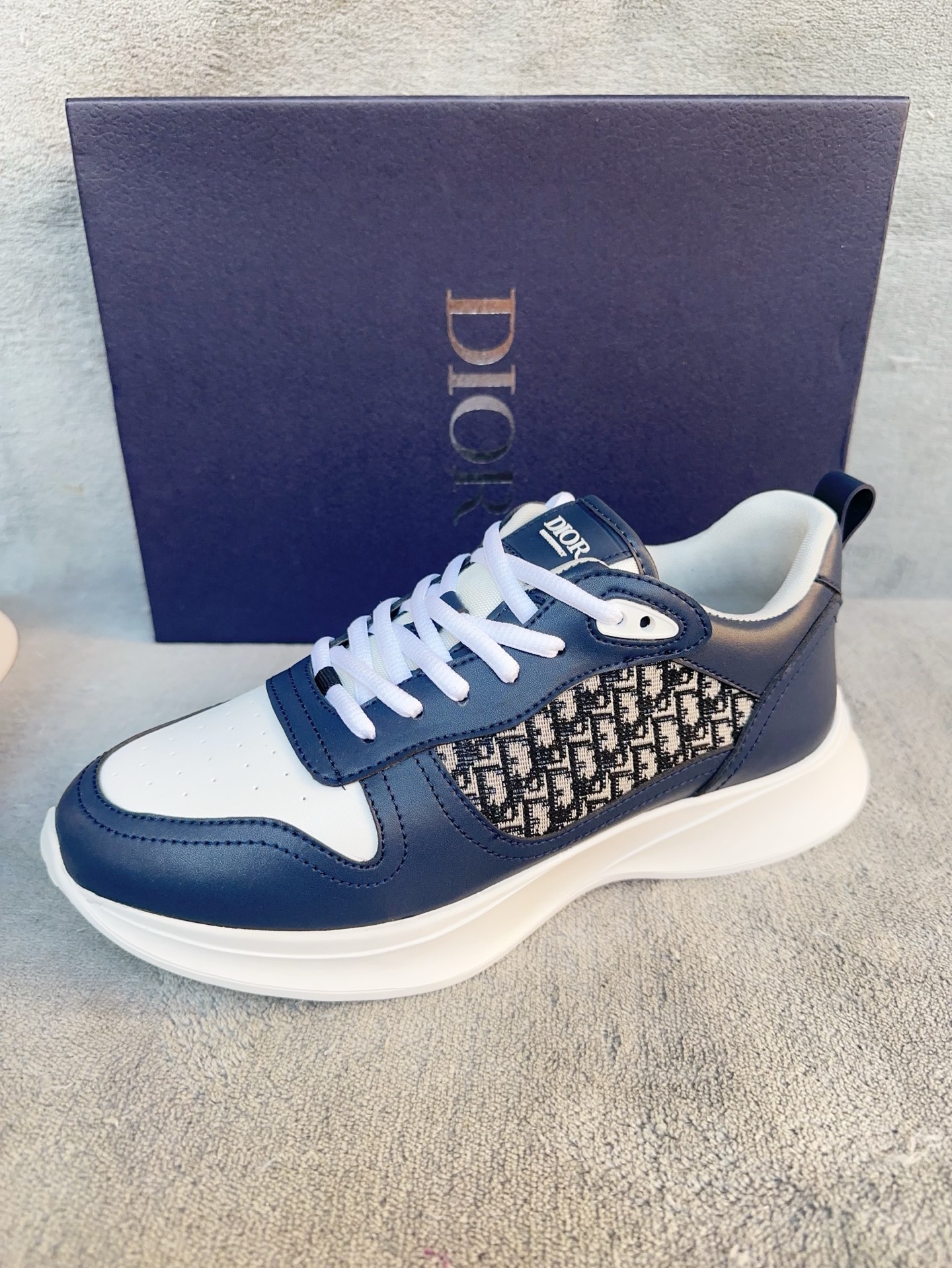 Christian Dior B25