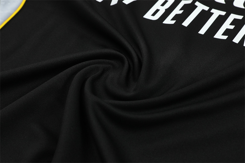 25/26 Real Madrid black Half Zip Training Kit (Adult Kids Kit)