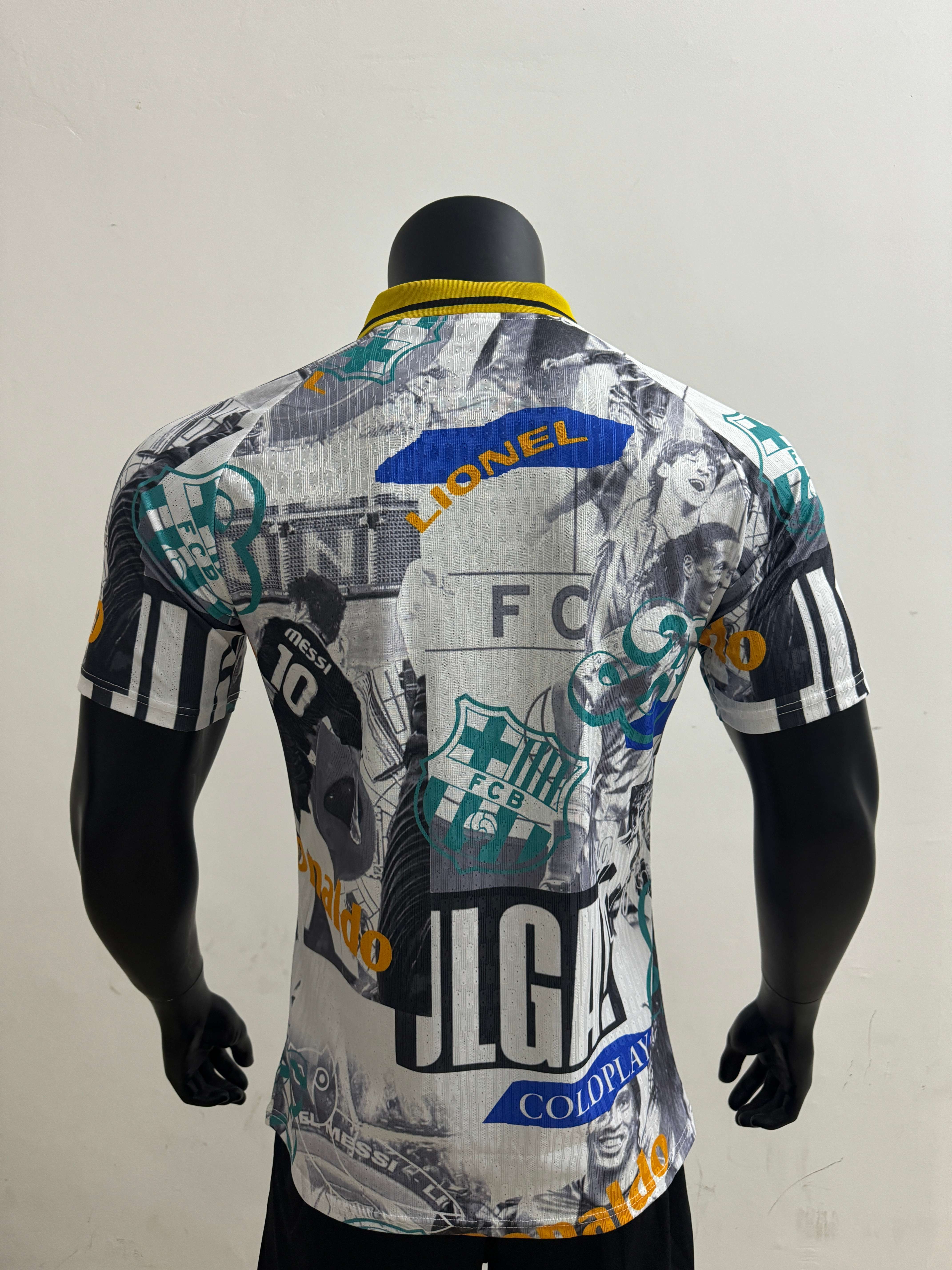 2025/2026 Barcelona Ronaldinho co-branded football jersey (player version)