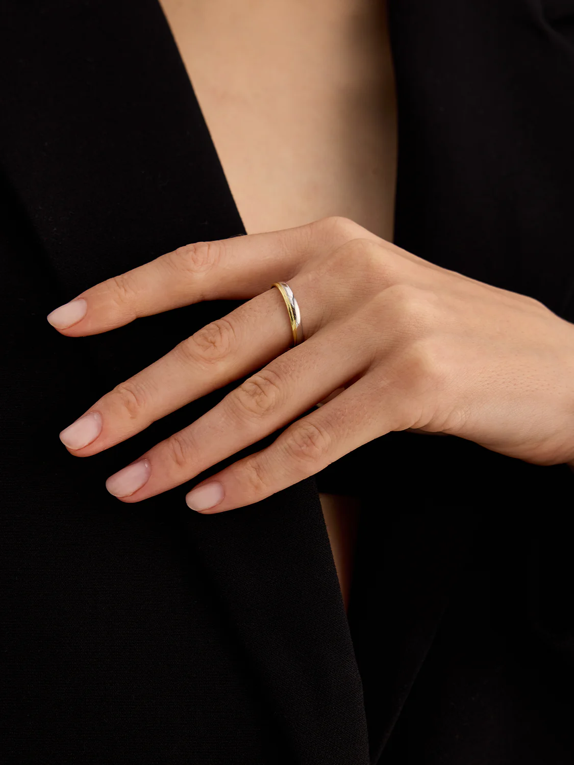 Bicolor Round Band Ring