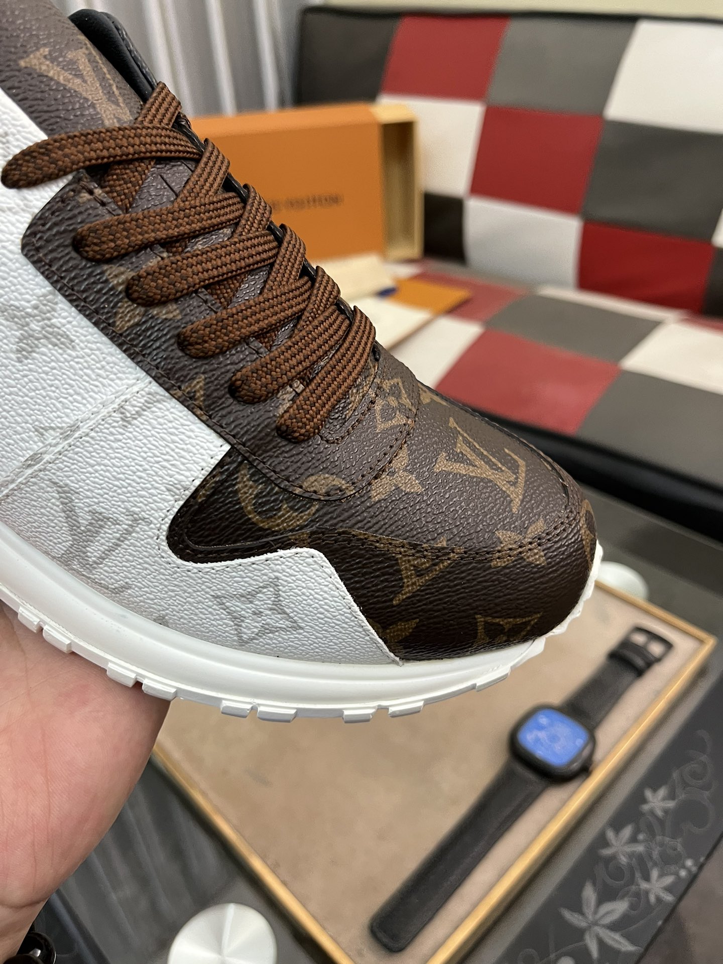 LV Louis vuitton Run Away