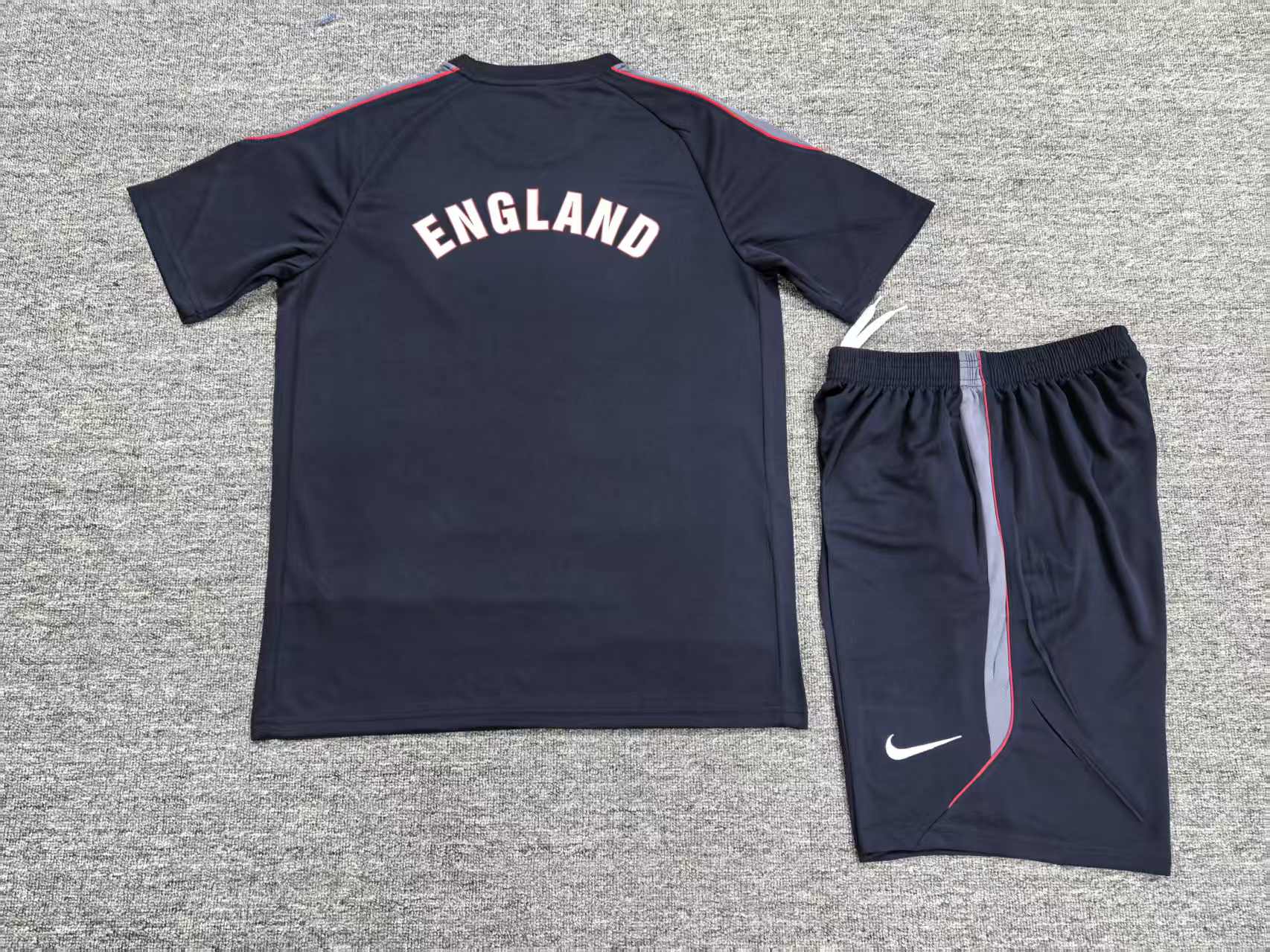 26/27 England grey Short Sleeve Training Wear ( Adult kit Kids )