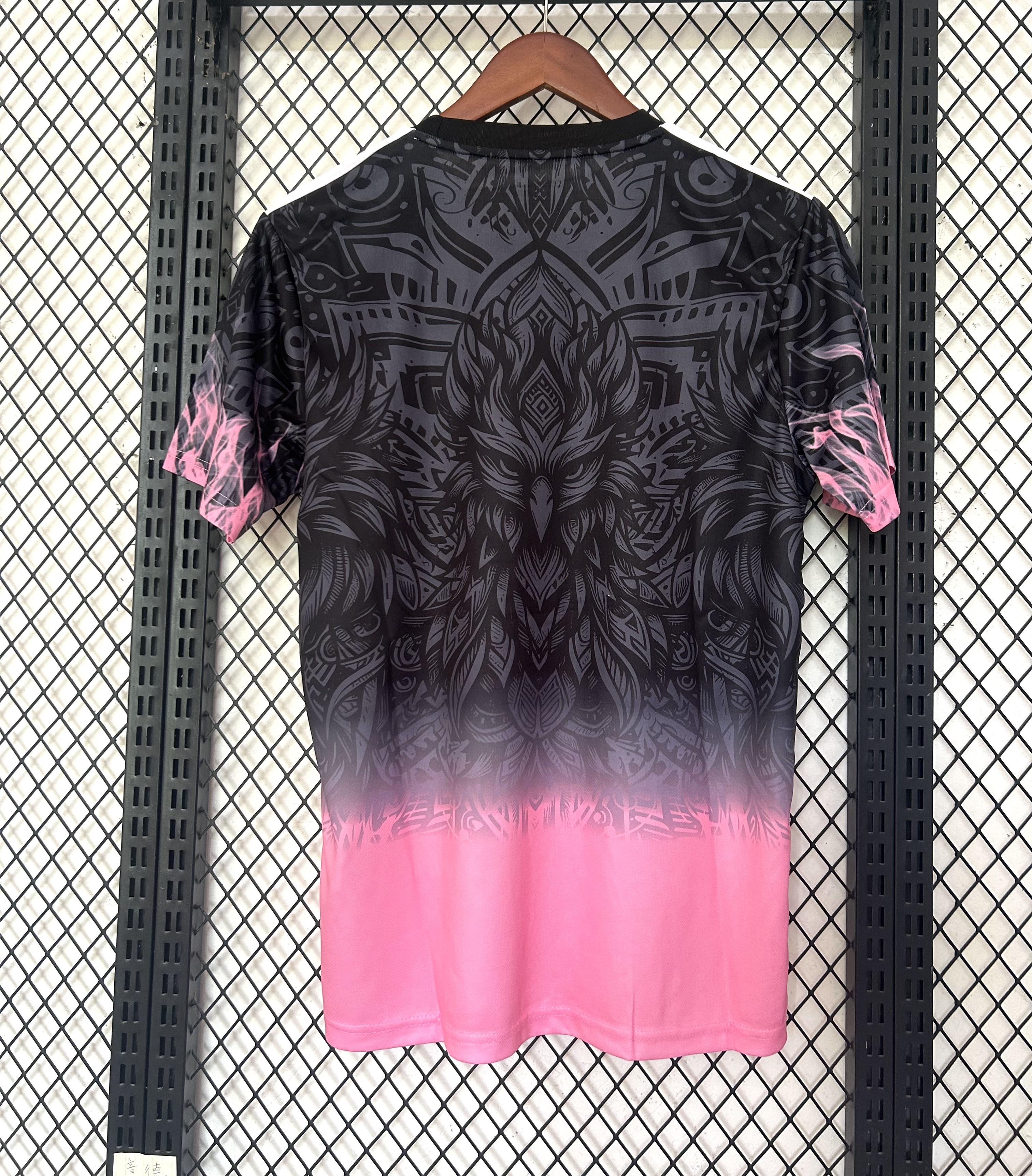 2025/2026 Liverpool Black and Gold Football Shirt (Fans)