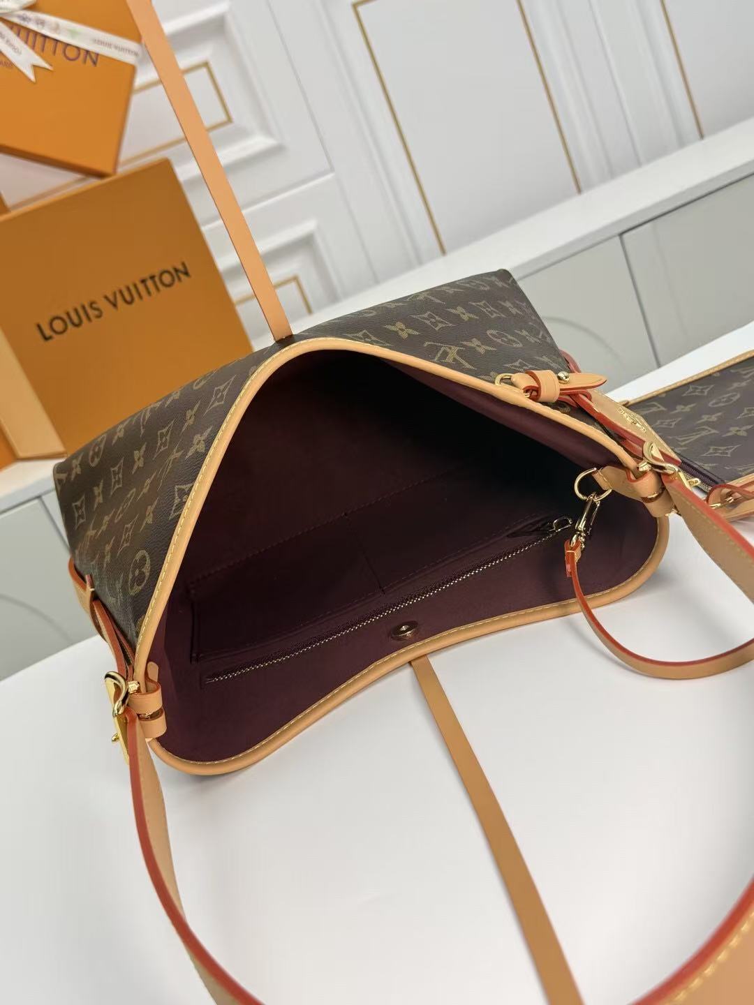 Louis Vuitton CarryAll Bag