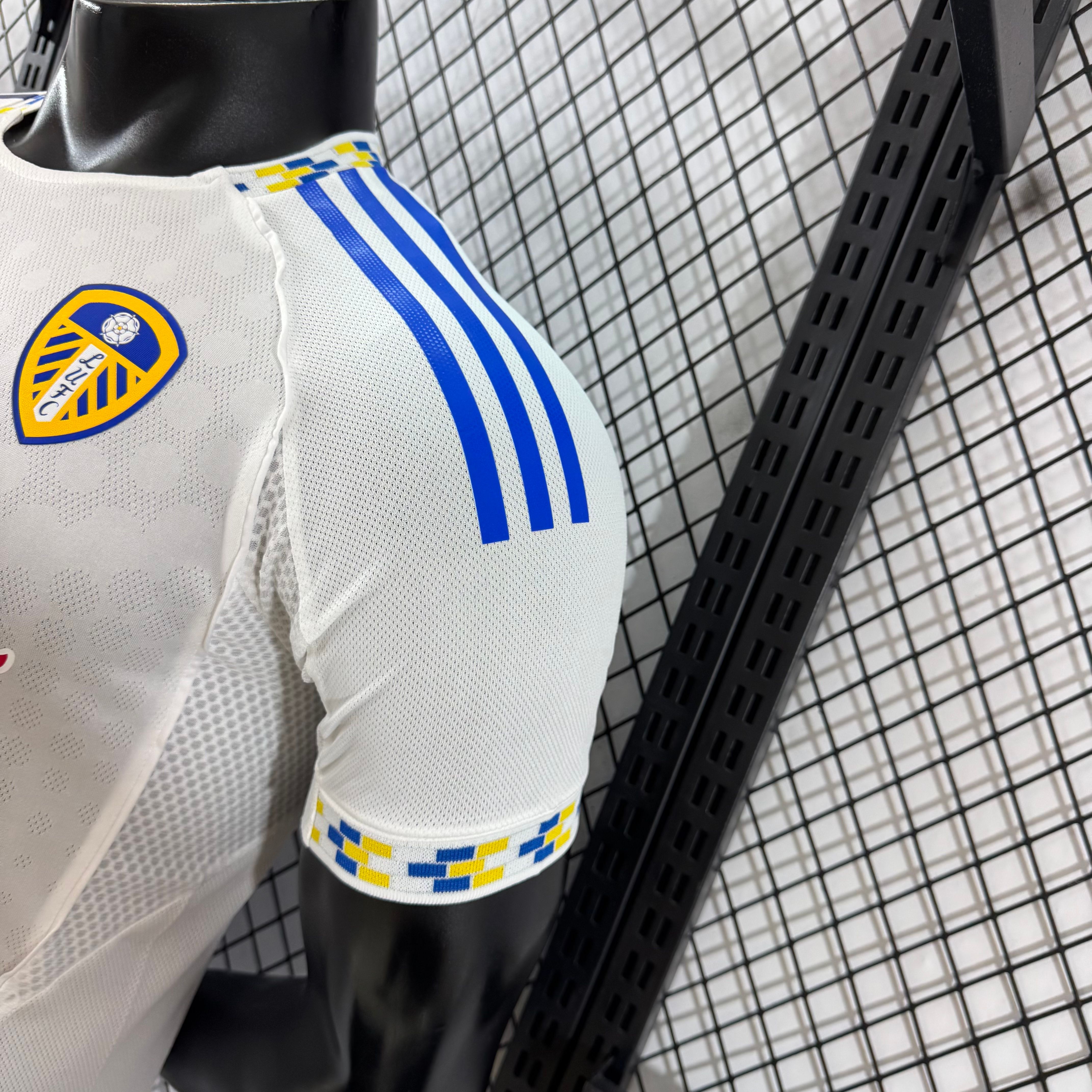 2025/2026 Leeds United Home Football Shirt (Player Edition)