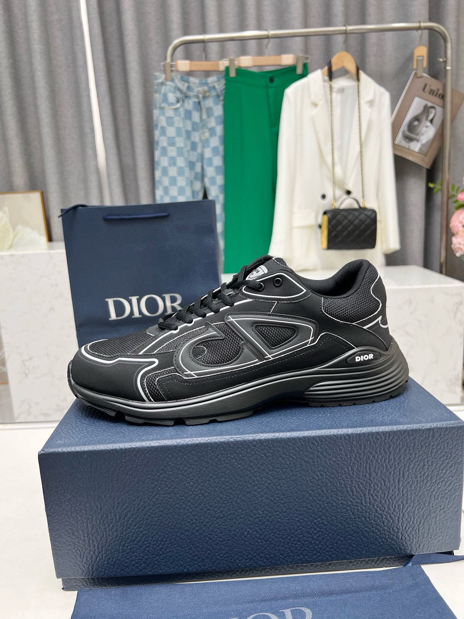 Christian Dior B30