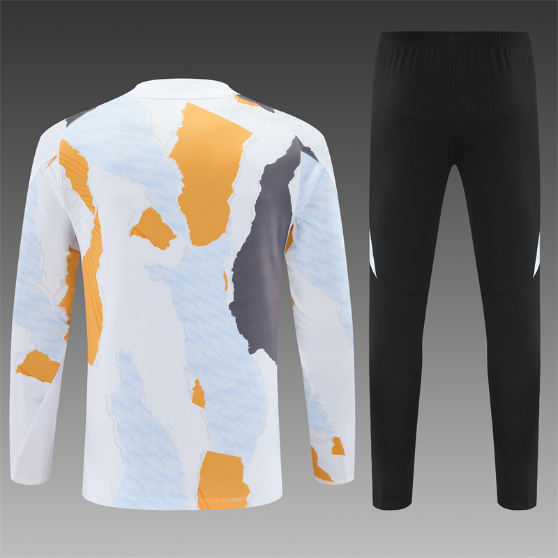 24/25Real Madrid yellowish-white Half Zip Training Kit (Adult Kids Kit)
