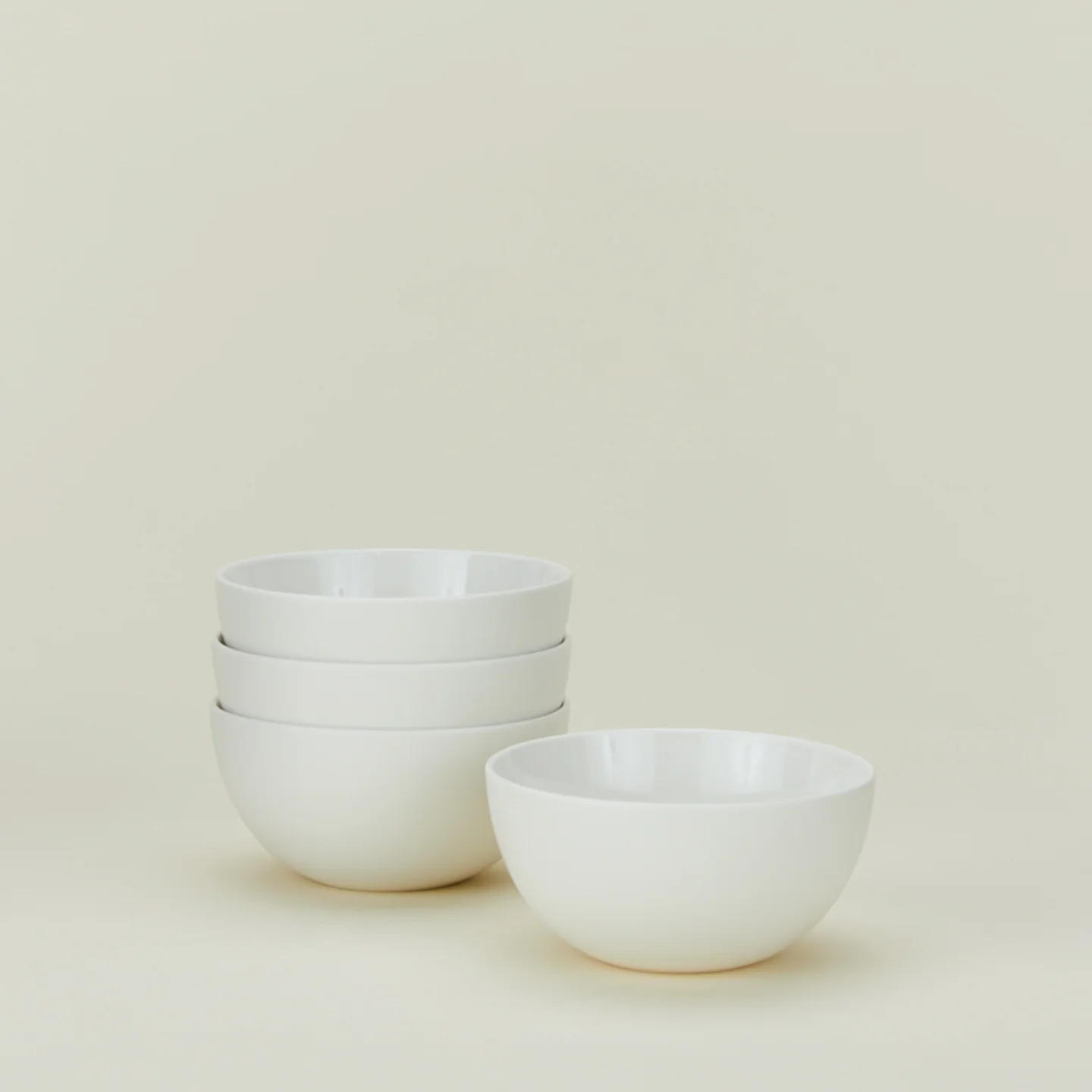 Simple Porcelain Dinnerware 16-Piece Set
