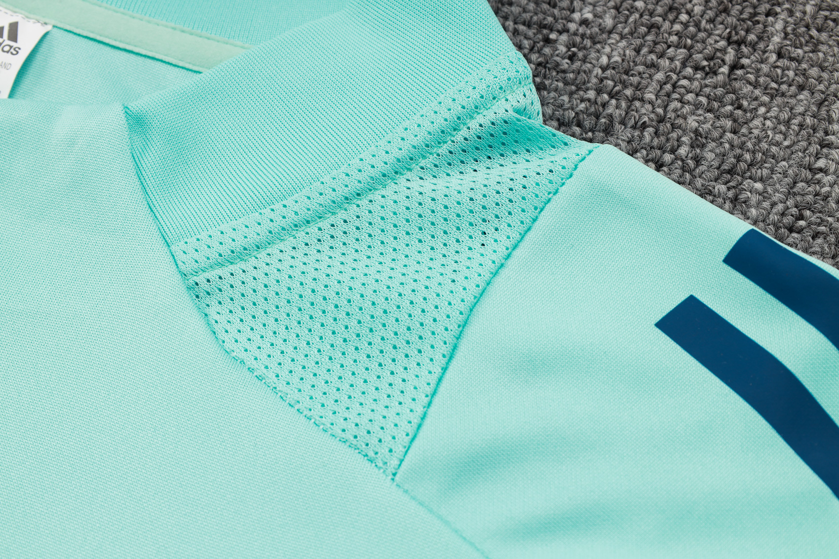 2024/2025 Real Madrid Light Green Adult Half Zip Training Kit (Adult Kit)