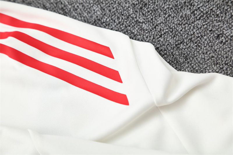 2025/2026 Liverpool Light Gray Adult Half Zip Training Suit (Adult Kit)