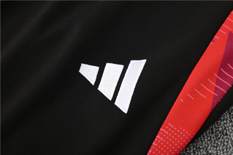 24/25 Manchester United white Half Zip Training Kit (Adult Kids Kit)