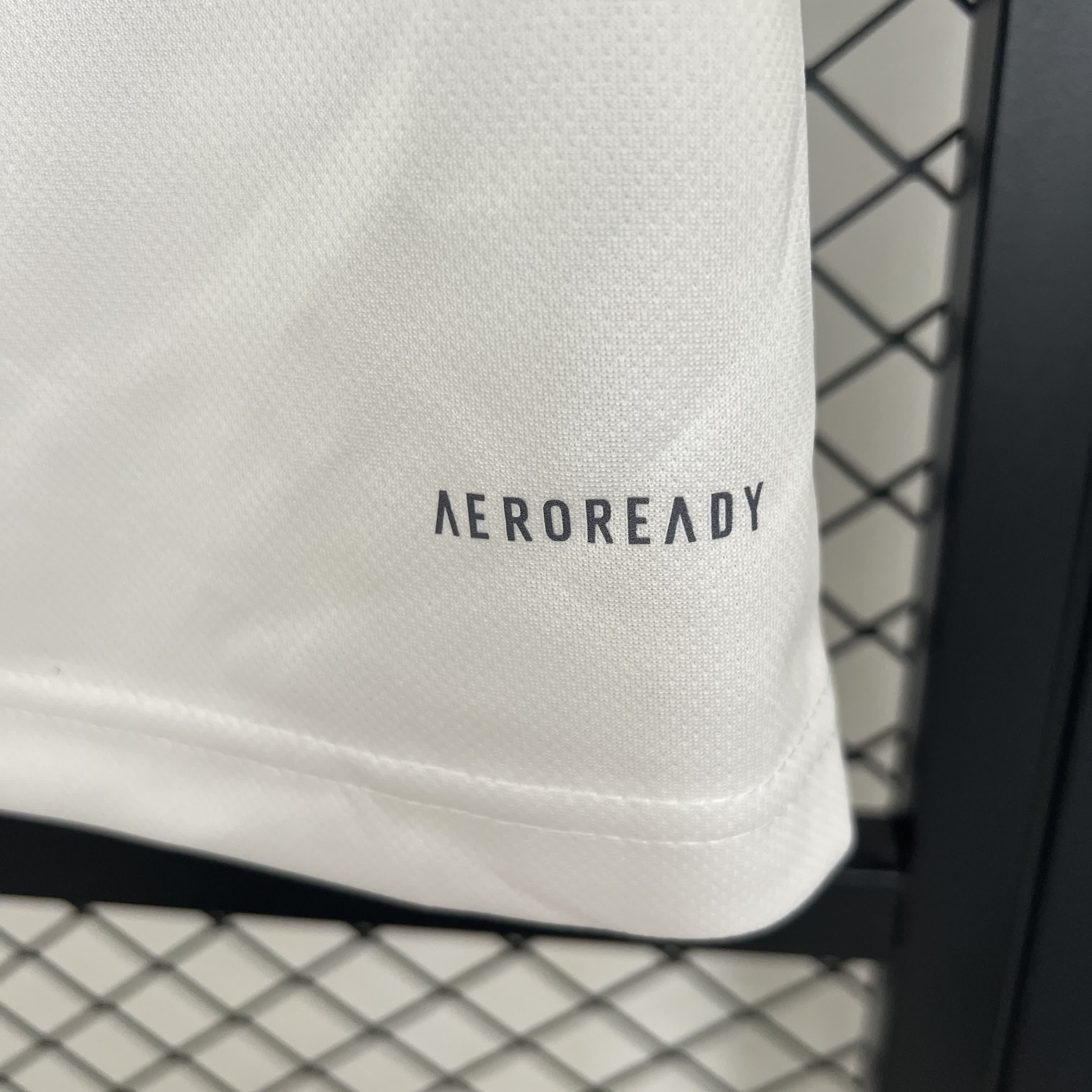 2025/2026 Leeds United Home Football Shirt (Fan Edition)