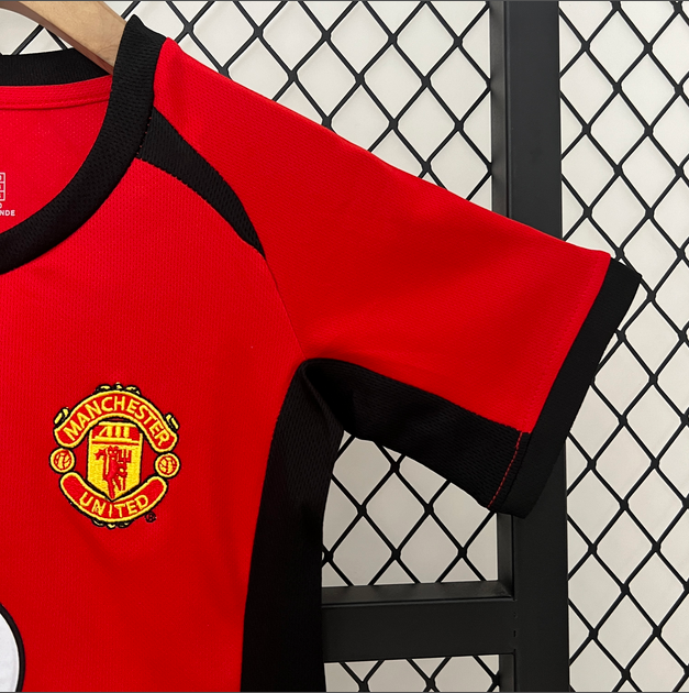 02/04 Manchester United home ground Retro Football Soccer Kids Kit