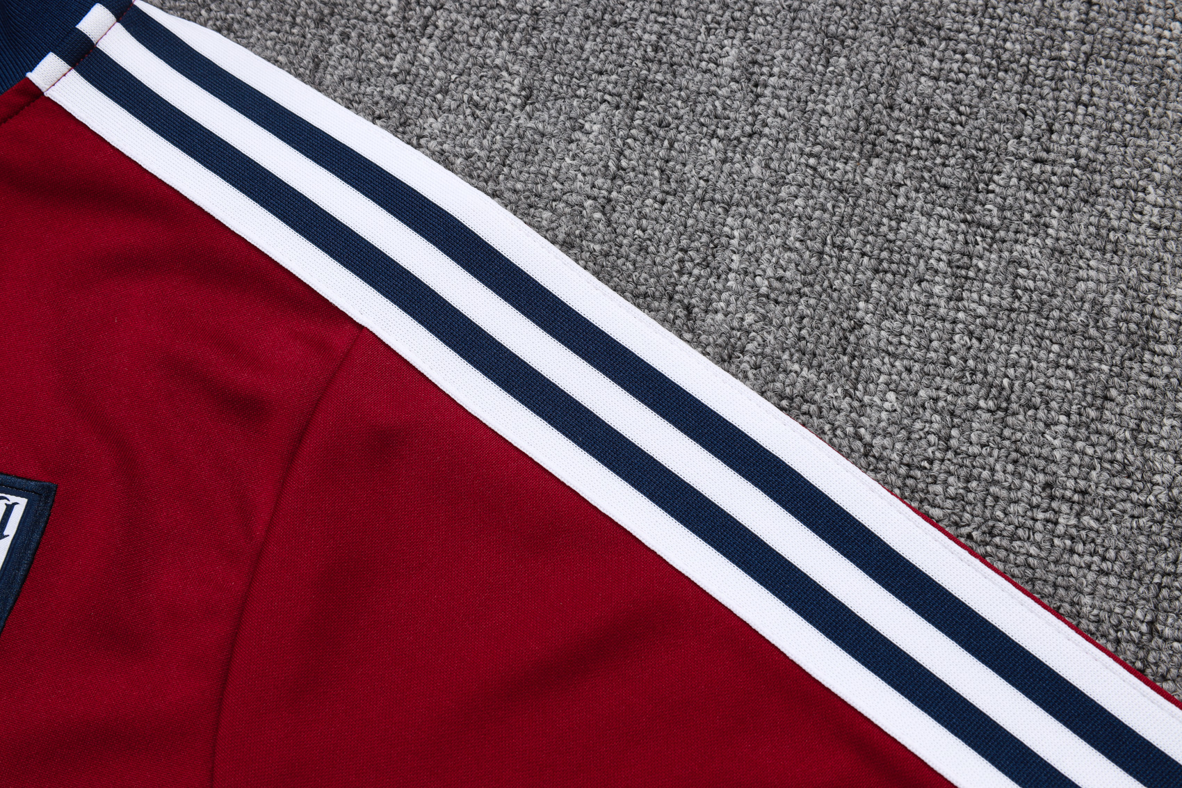 2025/2026 Arsenal Burgundy Adult Full Zip Training Suit (Adult Kit)