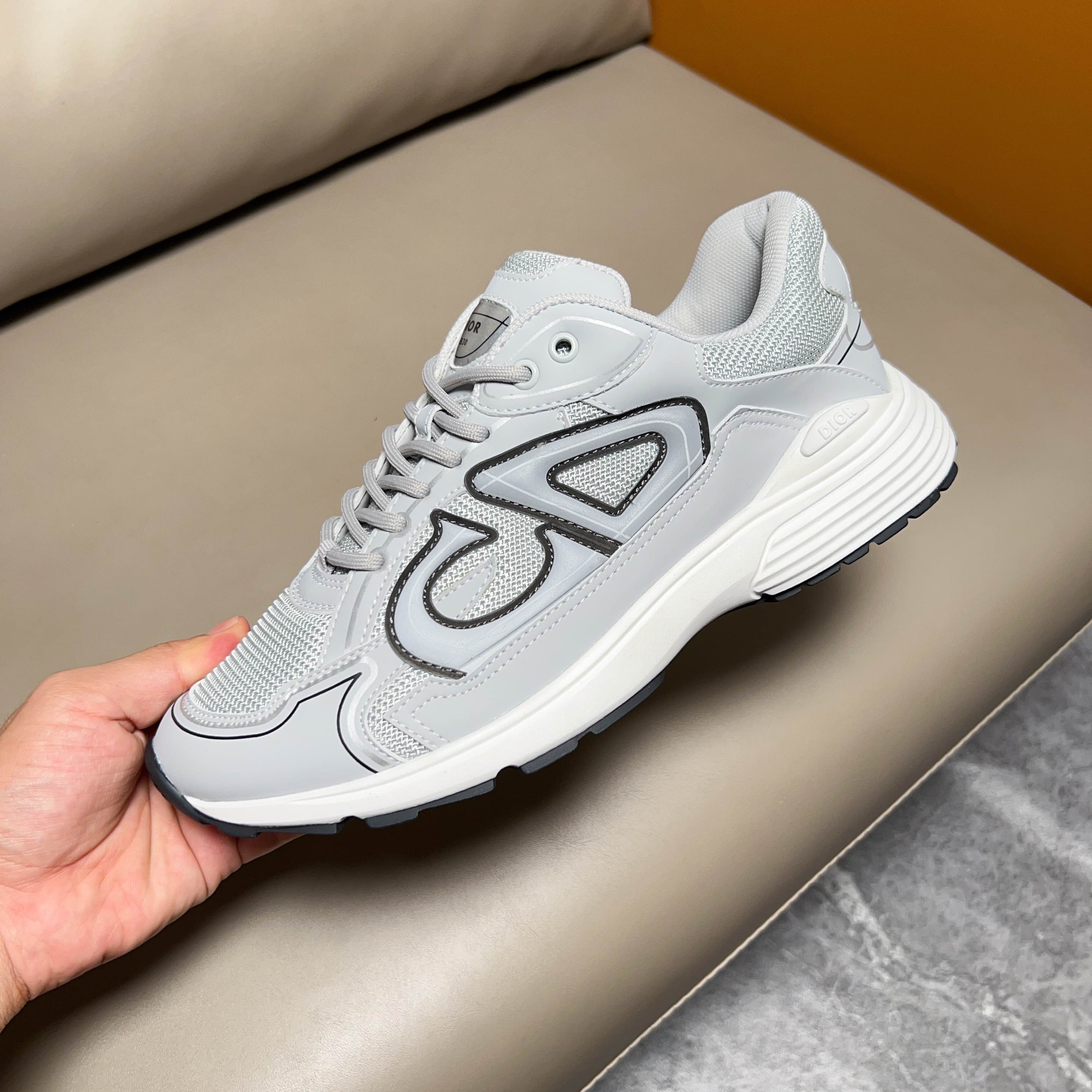 Christian Dior B30
