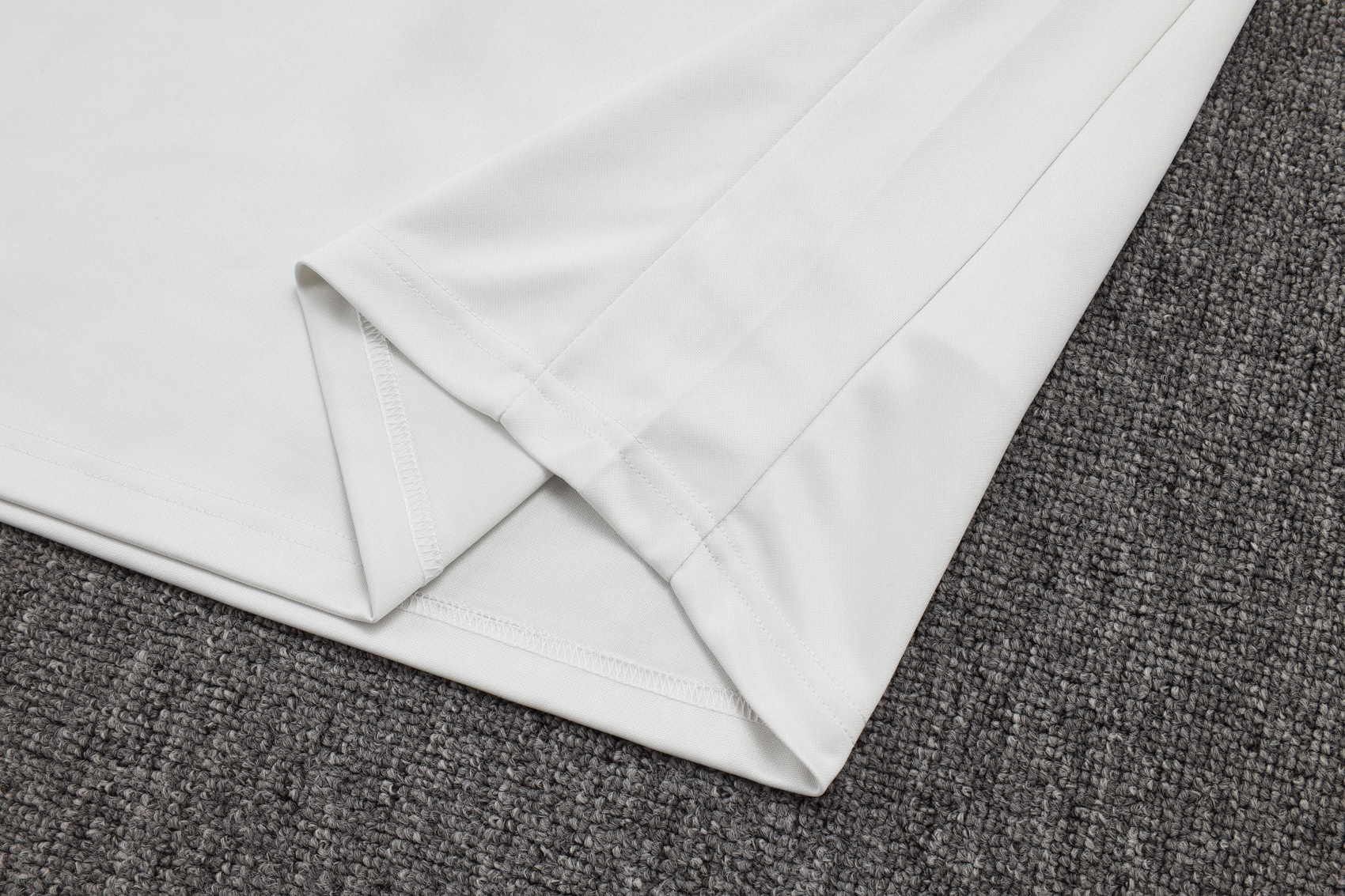 2025/2026 Inter Milan Creamy White Adult Half Zip Training Suit (Adult Kit)