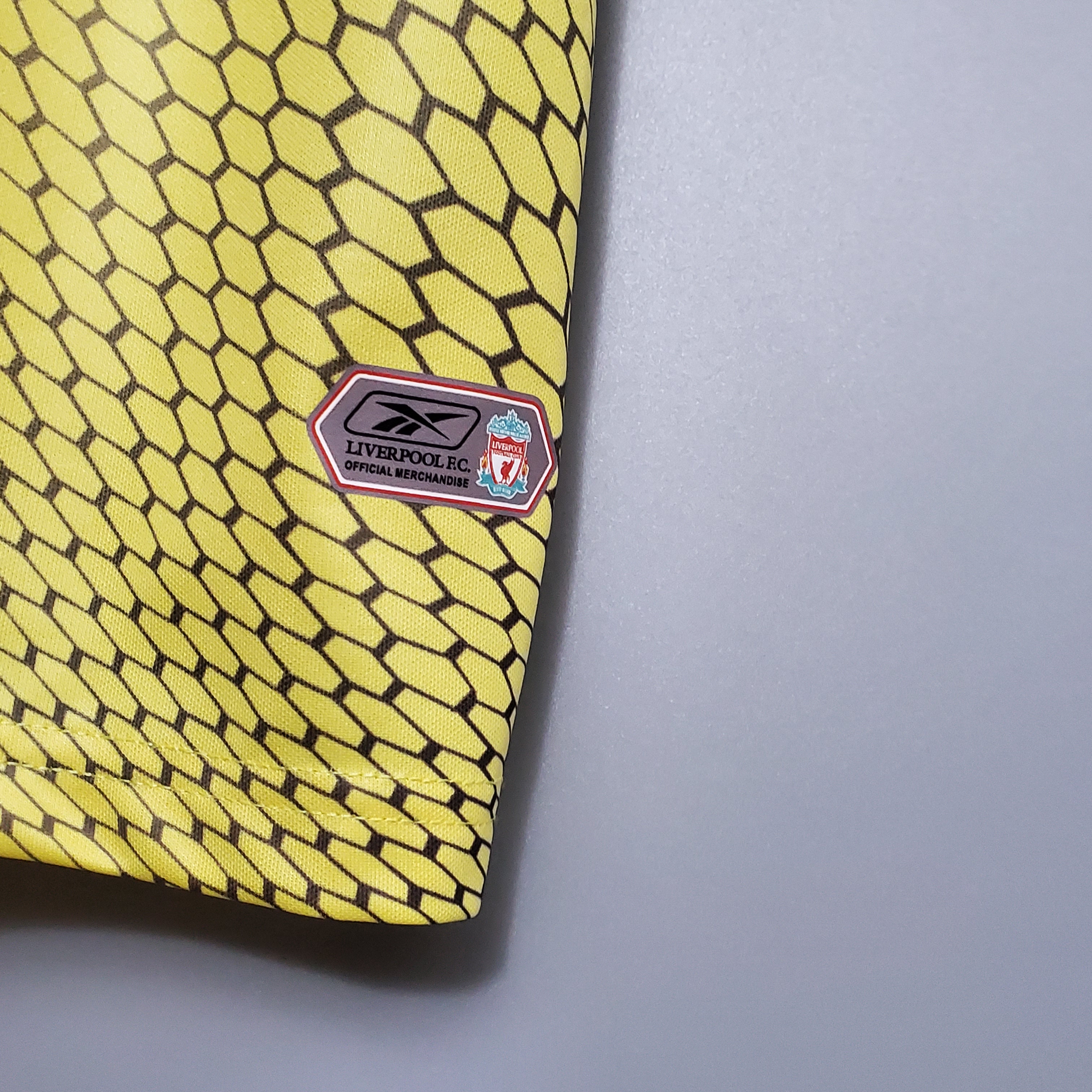 2004/2005 Liverpool Retro Away Football Shirt