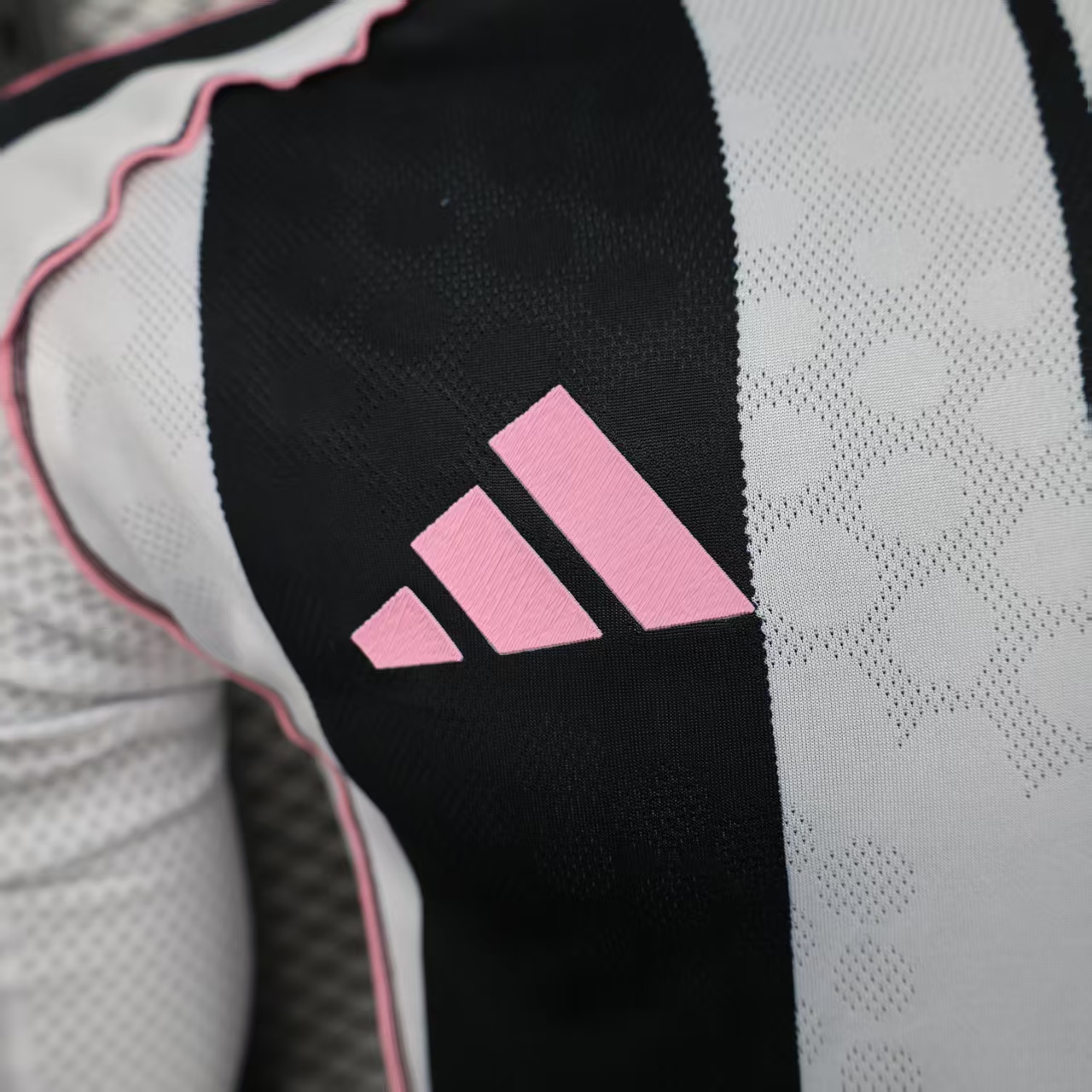 2025/2026 Juventus Home Football Shirt (Player Long Sleeve)