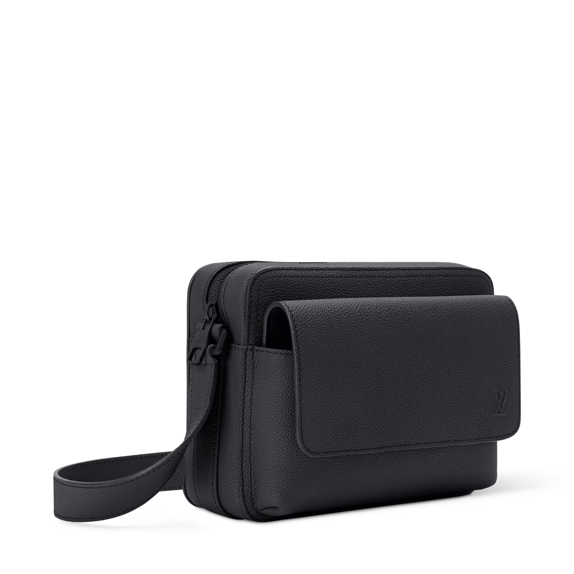 LV Sac Messenger Boarding