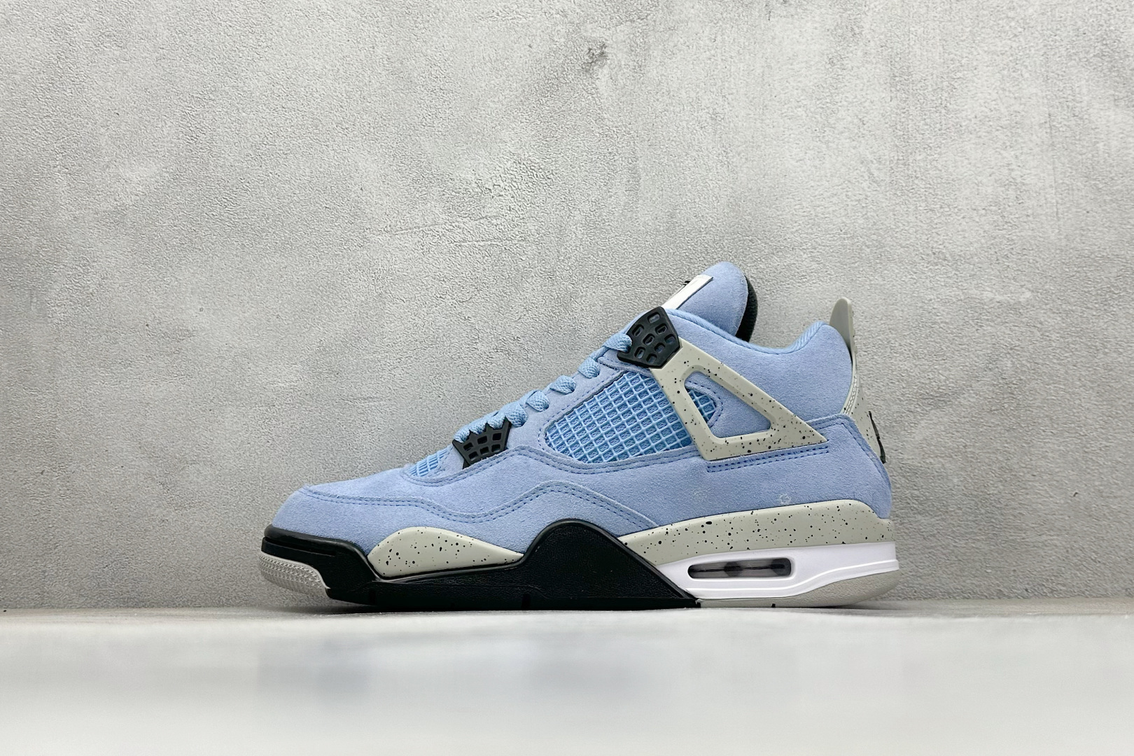 Nike Air Jordan AJ4