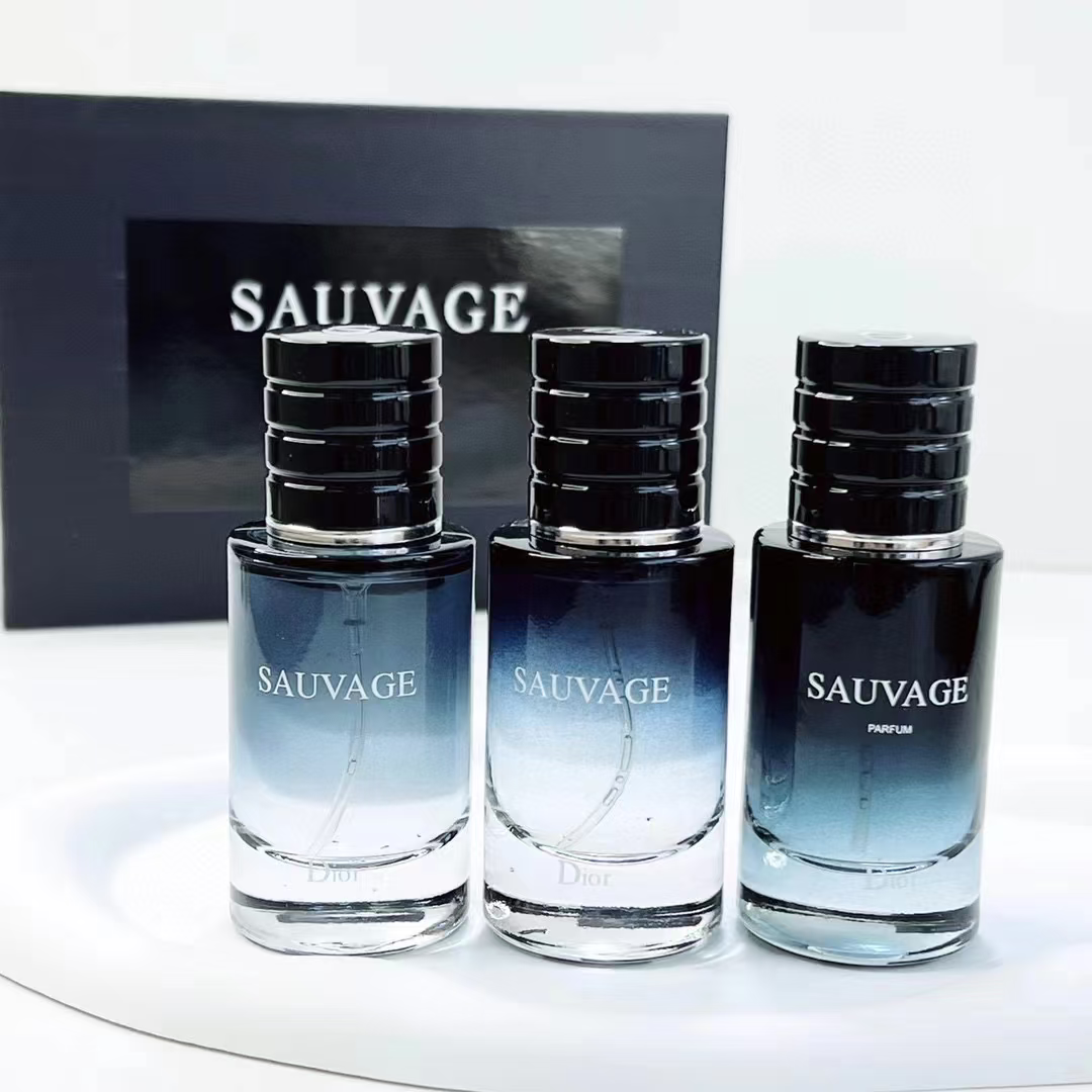 Dior SAUAGE Perfume Long Lasting Enhances Intimacy  Hombre Perfume