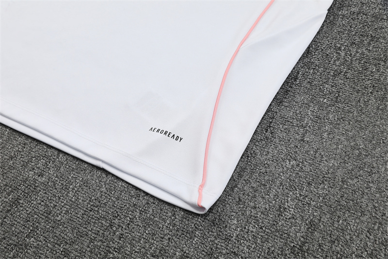 2025/2026 Juventus Kids Half Zip Training Clothes (Kids Kit)